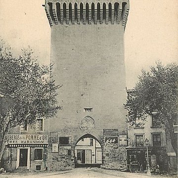 Porte dOrange de Carpentras