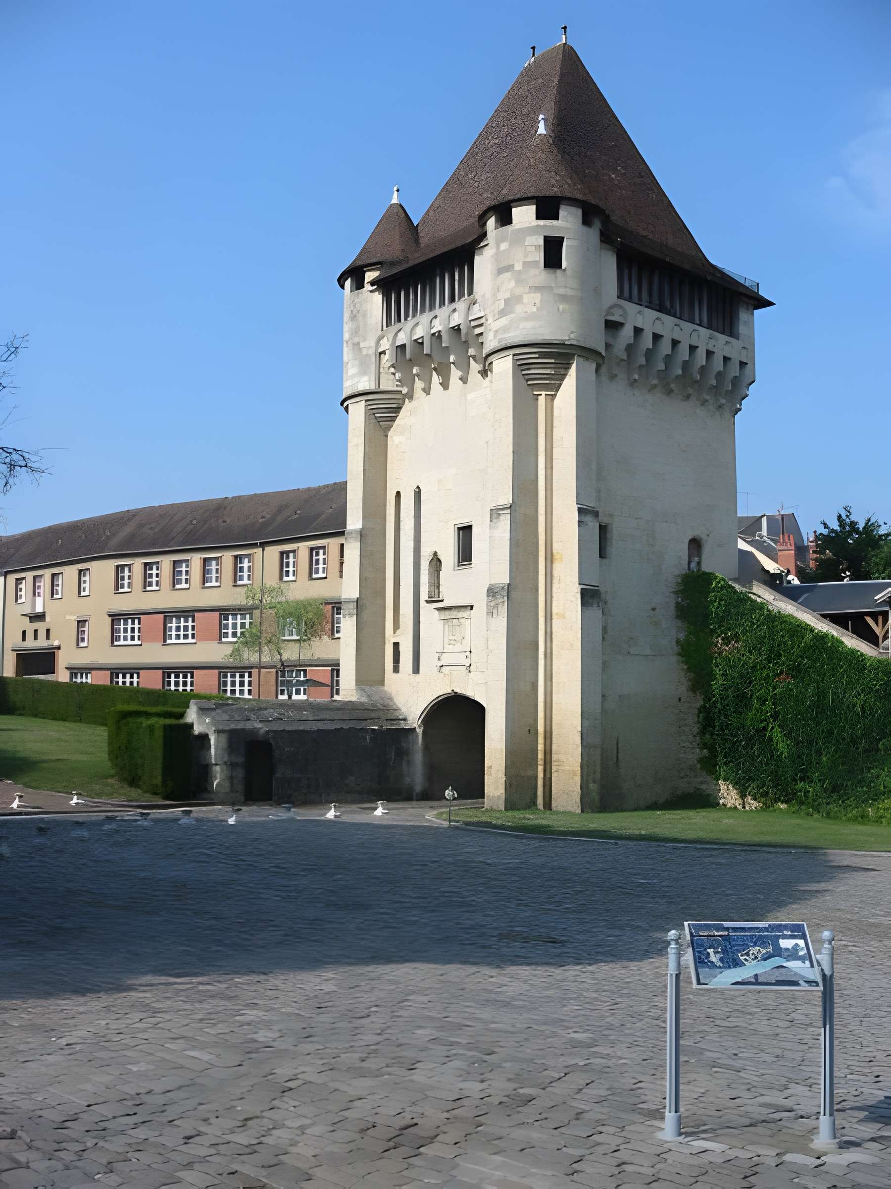 Porte du Croux de Nevers