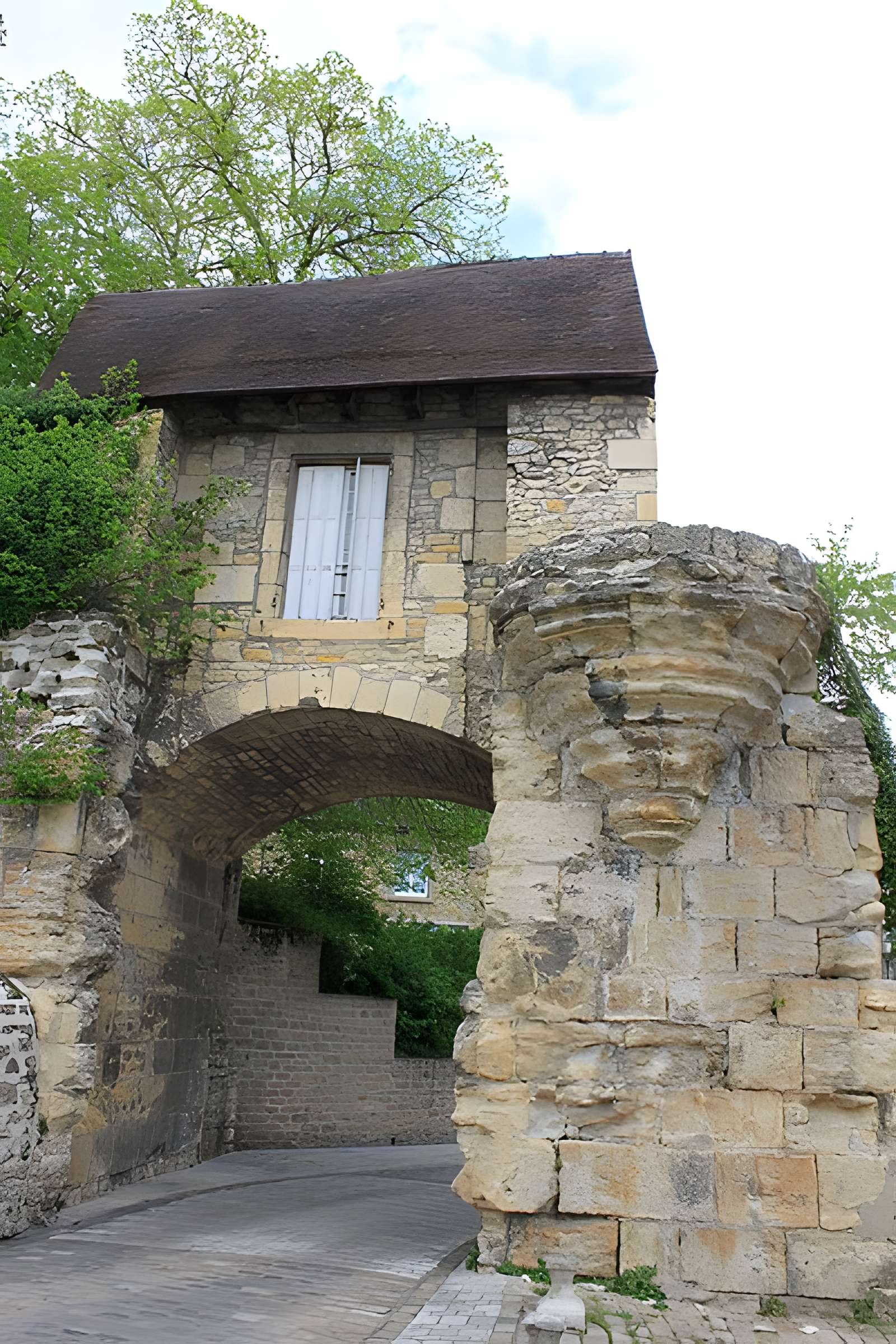 Porte du Croux de Nevers