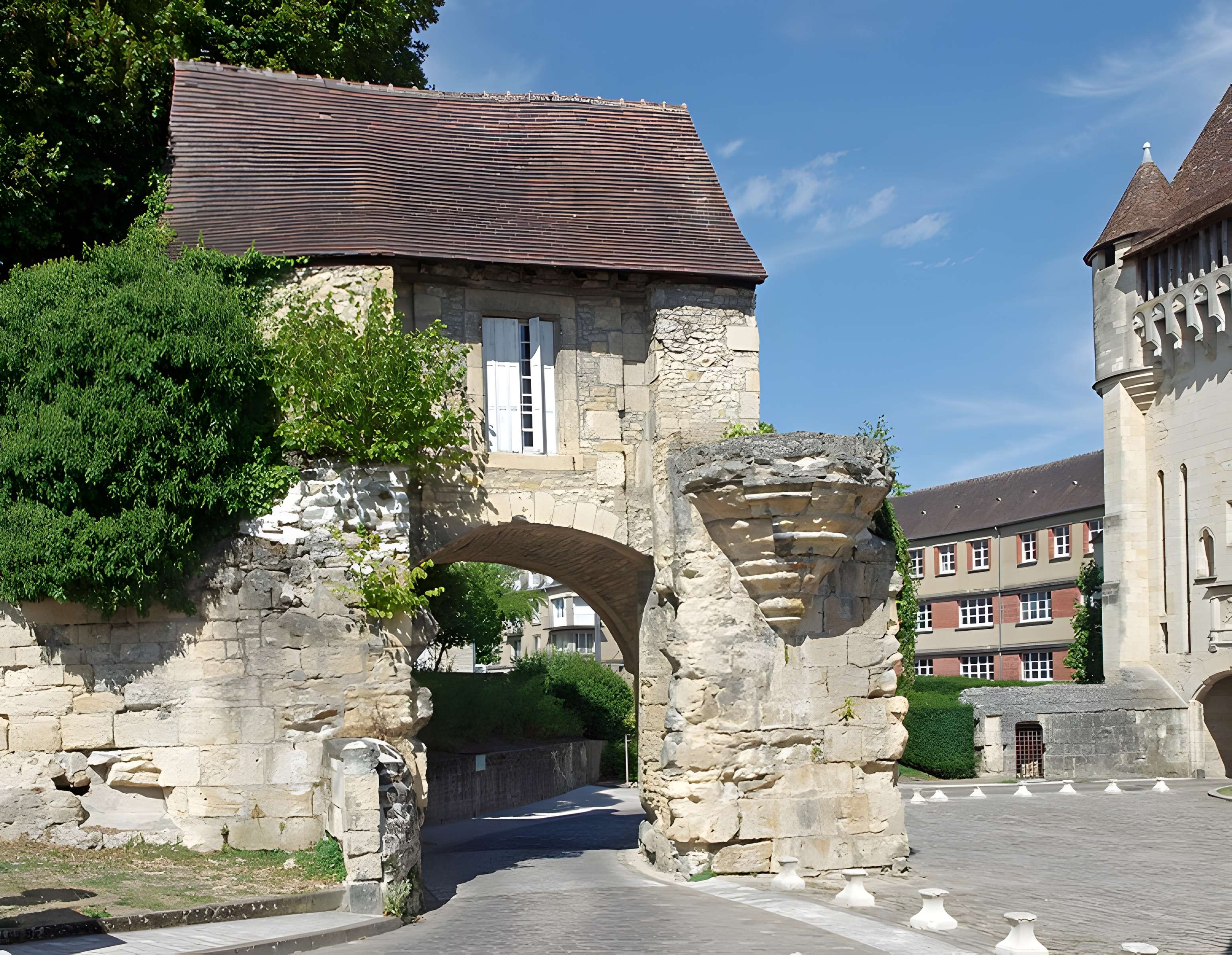 Porte du Croux de Nevers