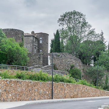 Ancien château ou donjon
