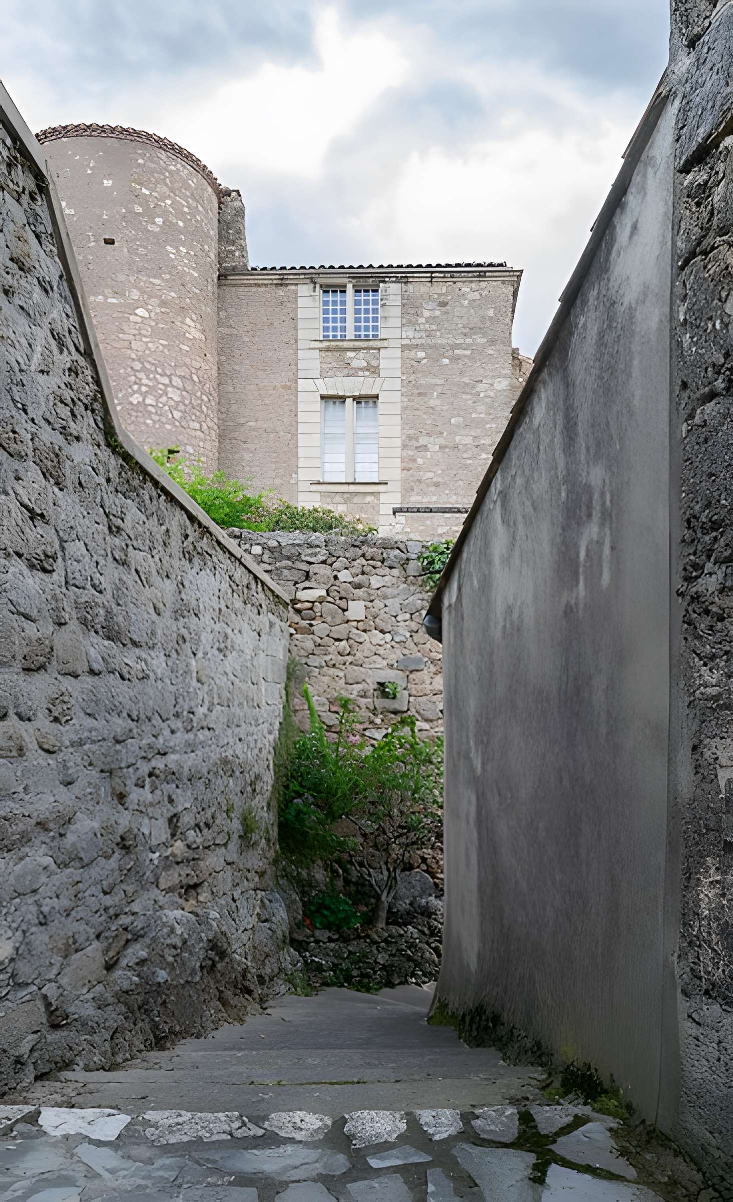 Ancien château ou donjon