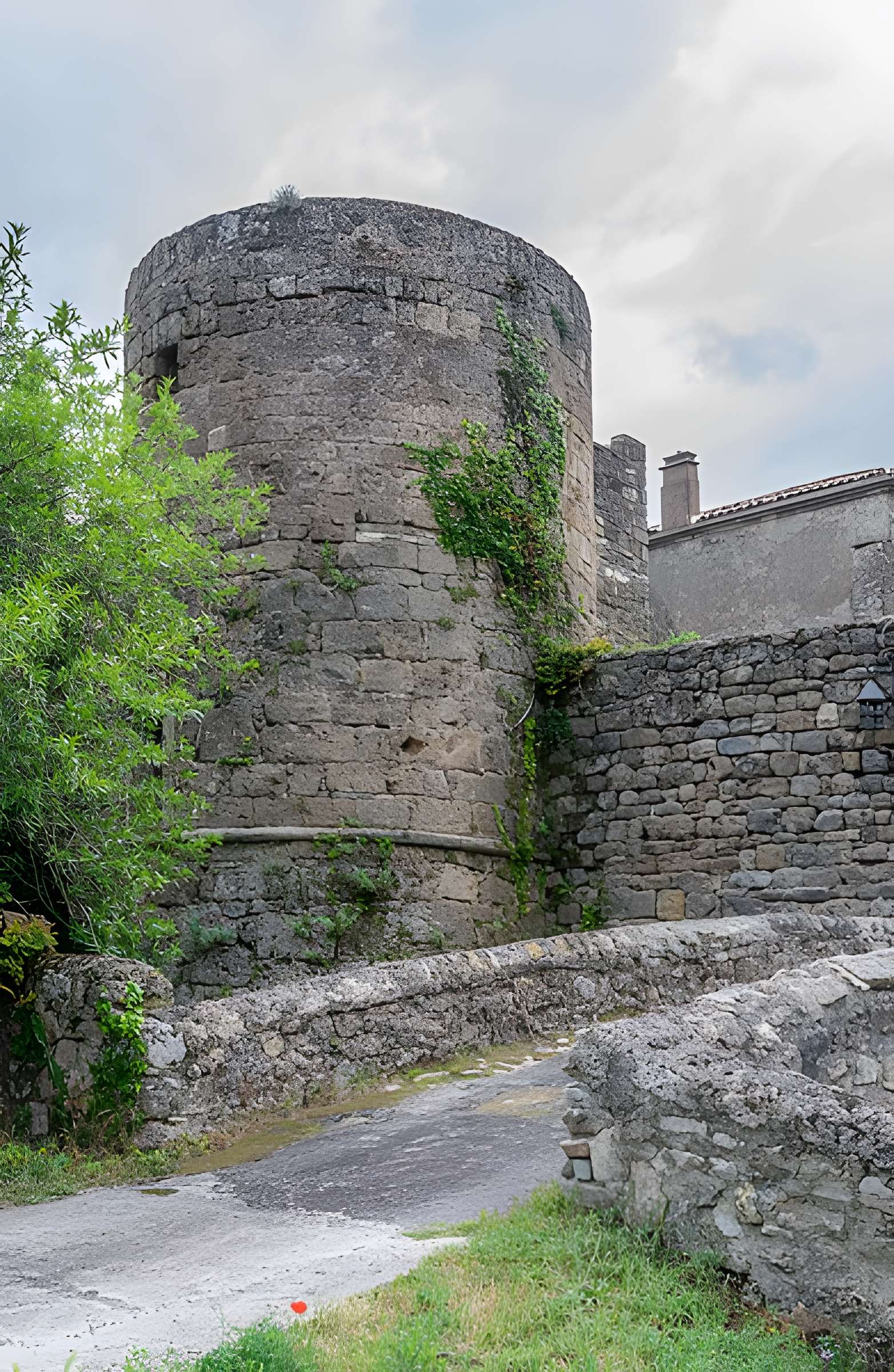 Ancien château ou donjon
