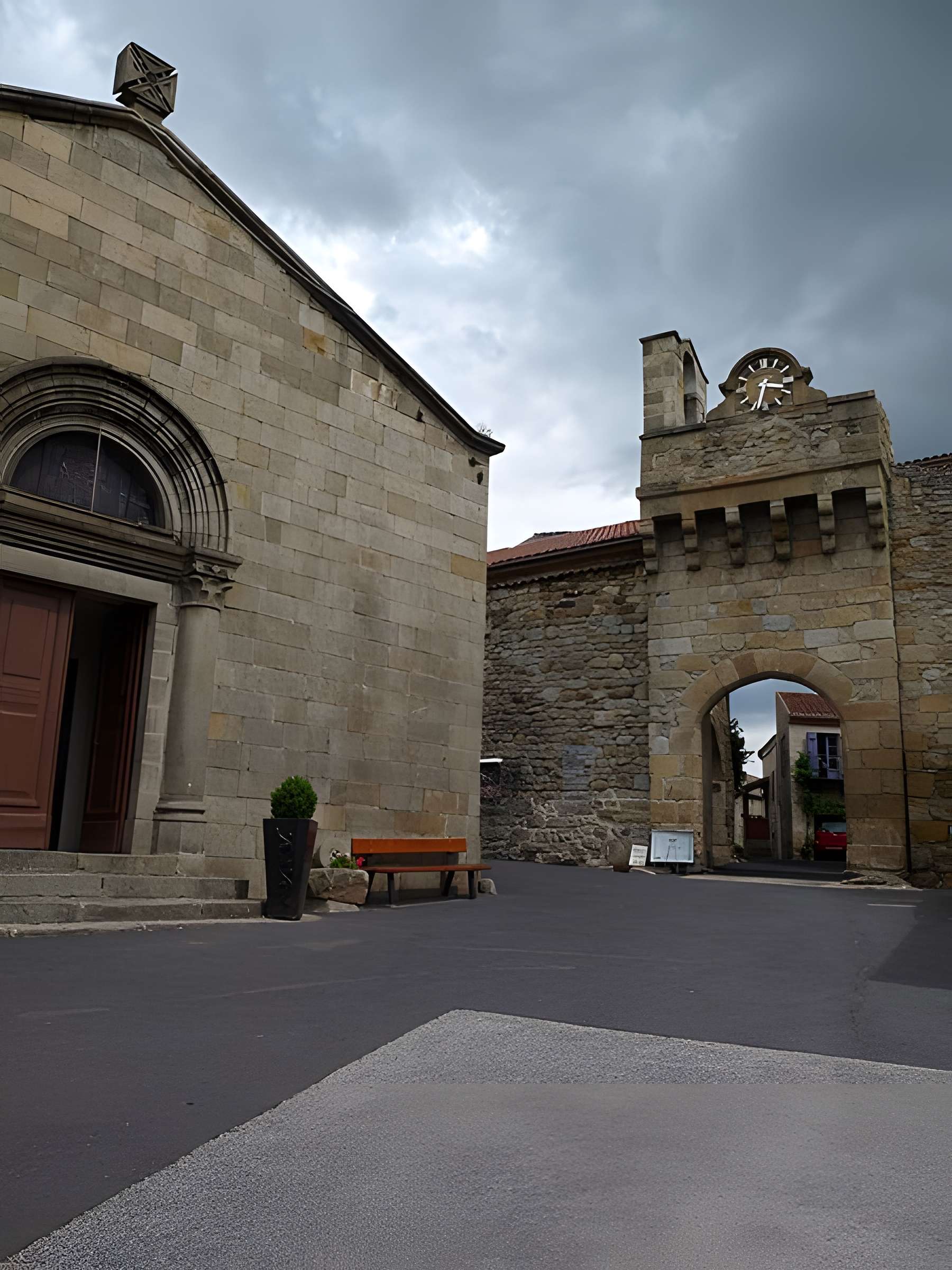 Porte fortifiée de Montpeyroux