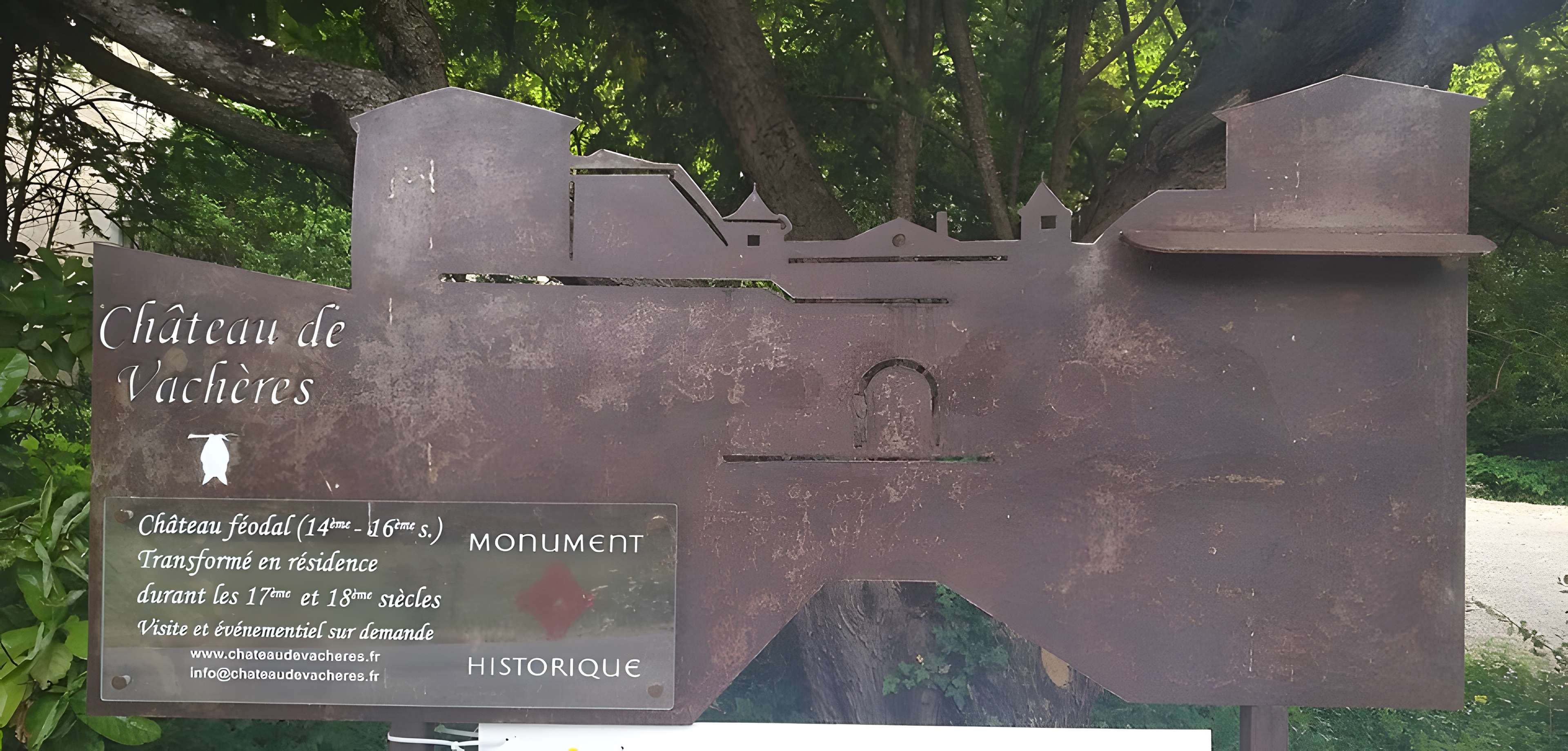 Château de Vachères à Montclar-sur-Gervanne