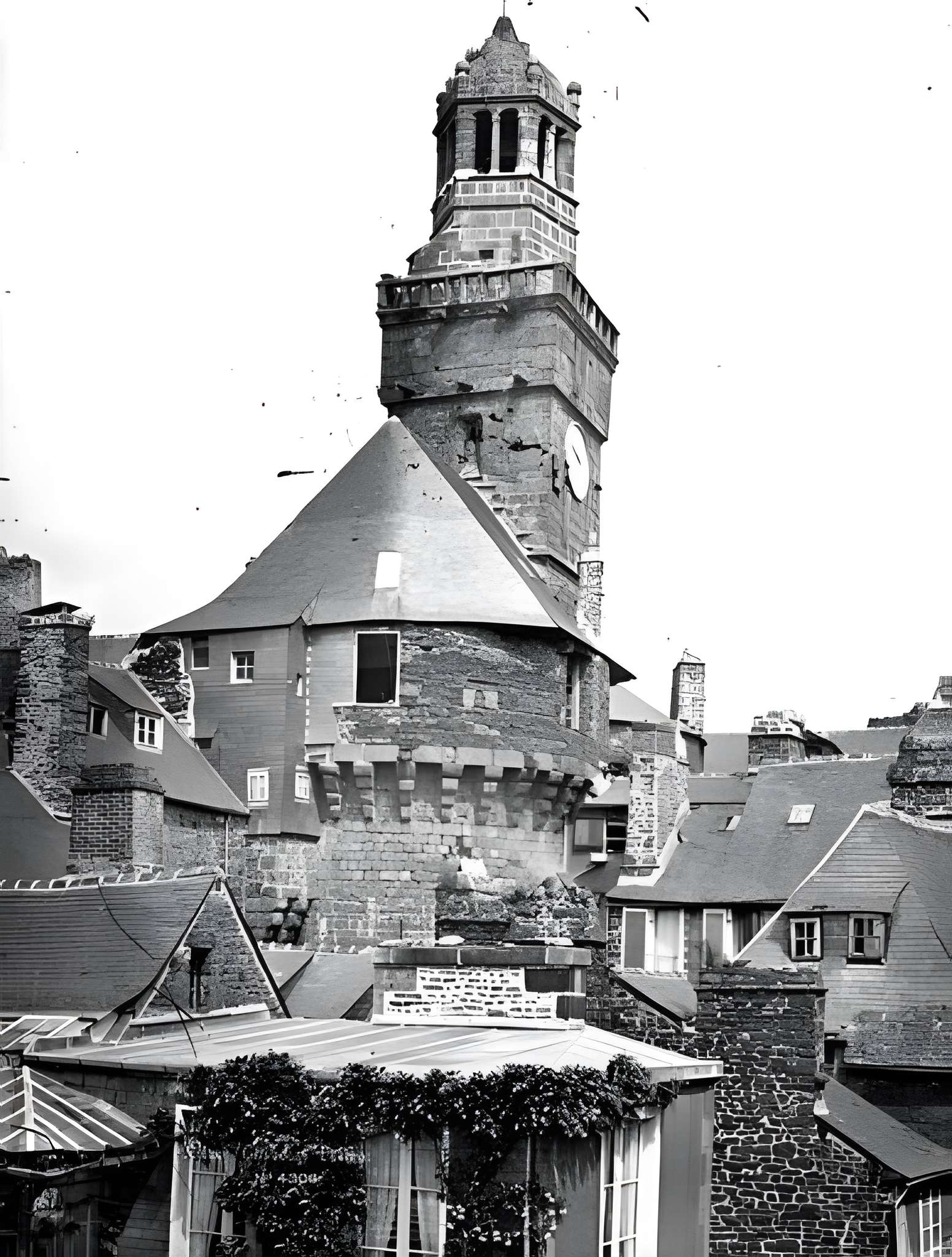 La Porte Horloge de Vire