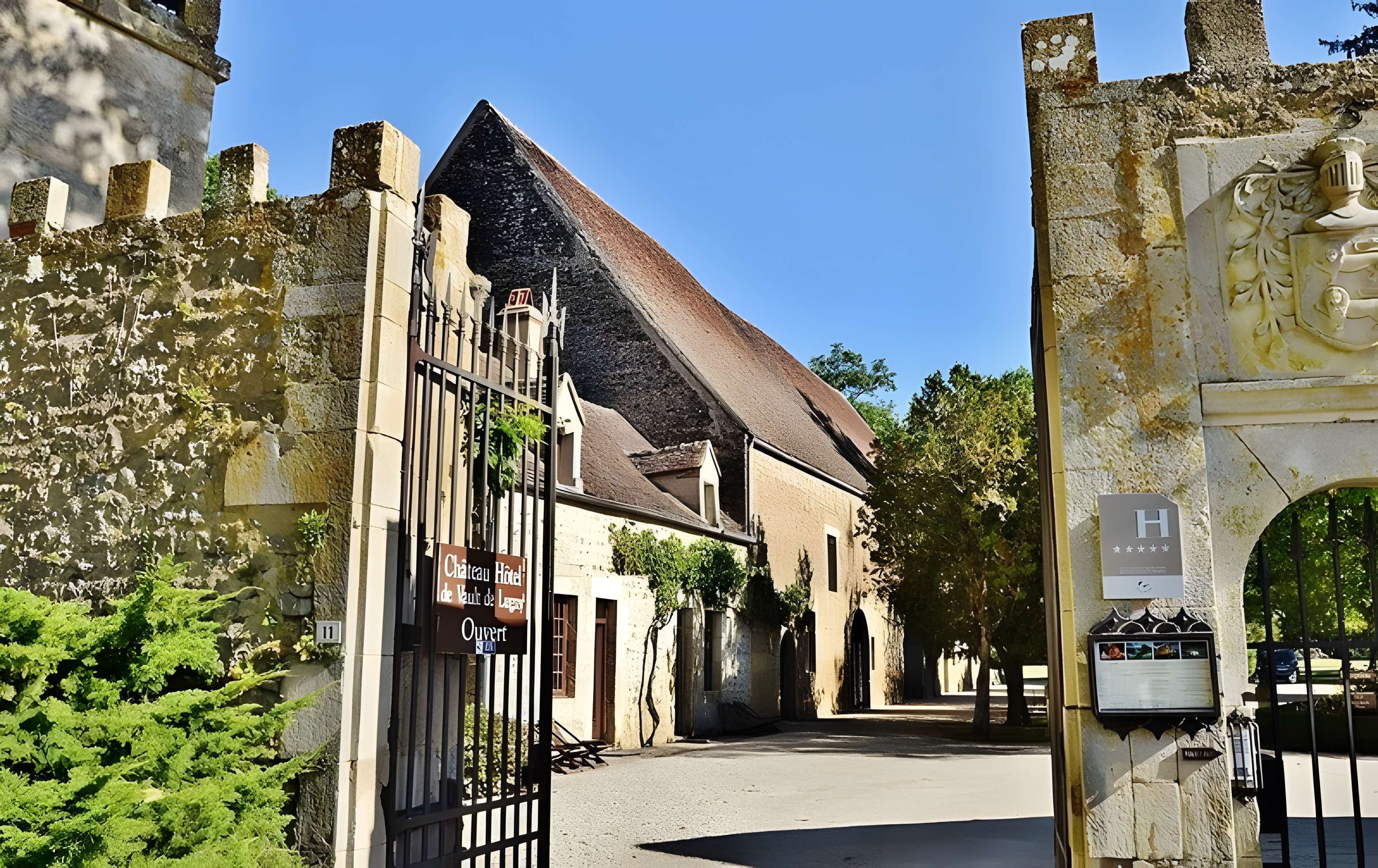Château de Vault-de-Lugny 