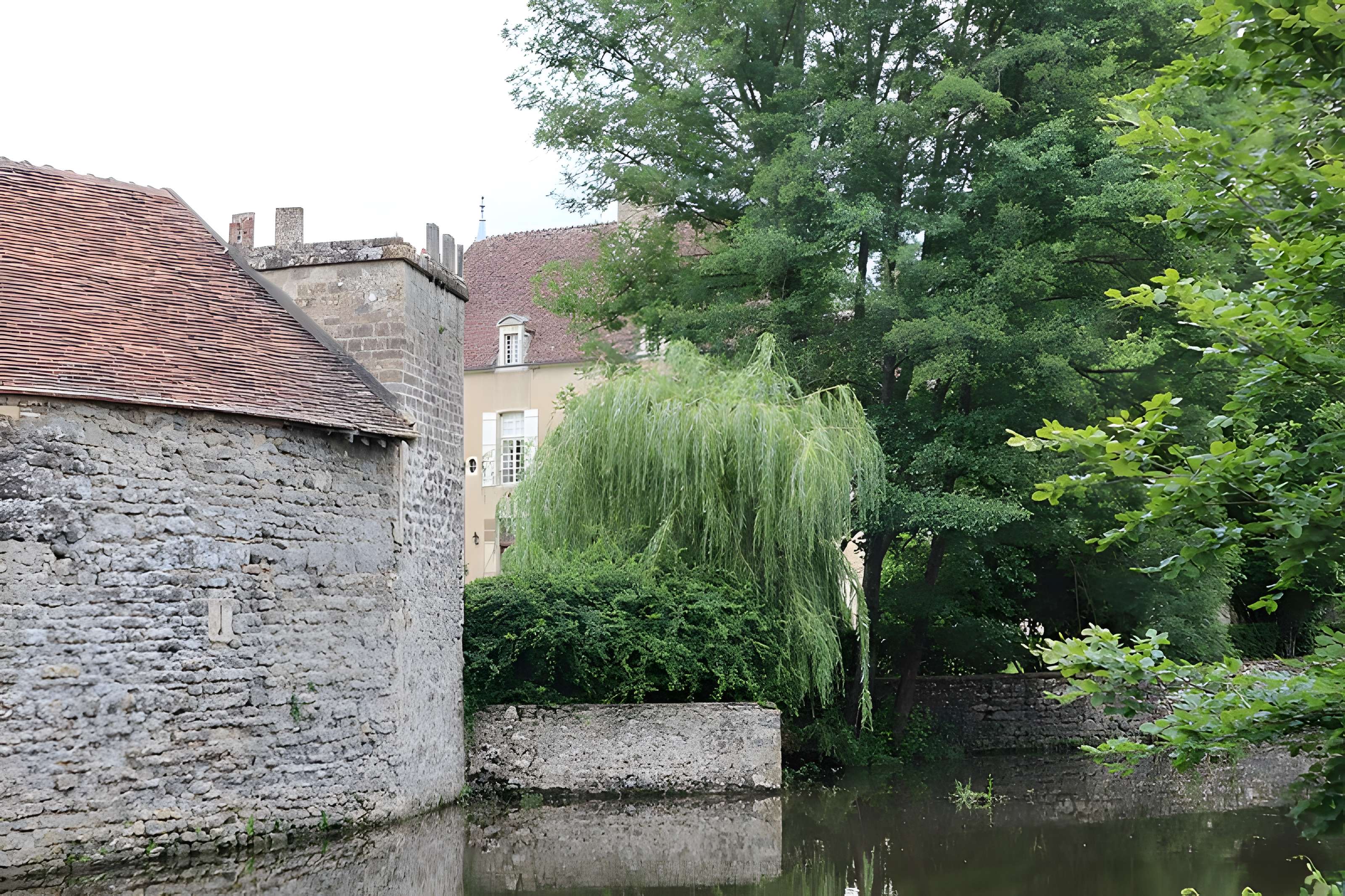 Château de Vault-de-Lugny
