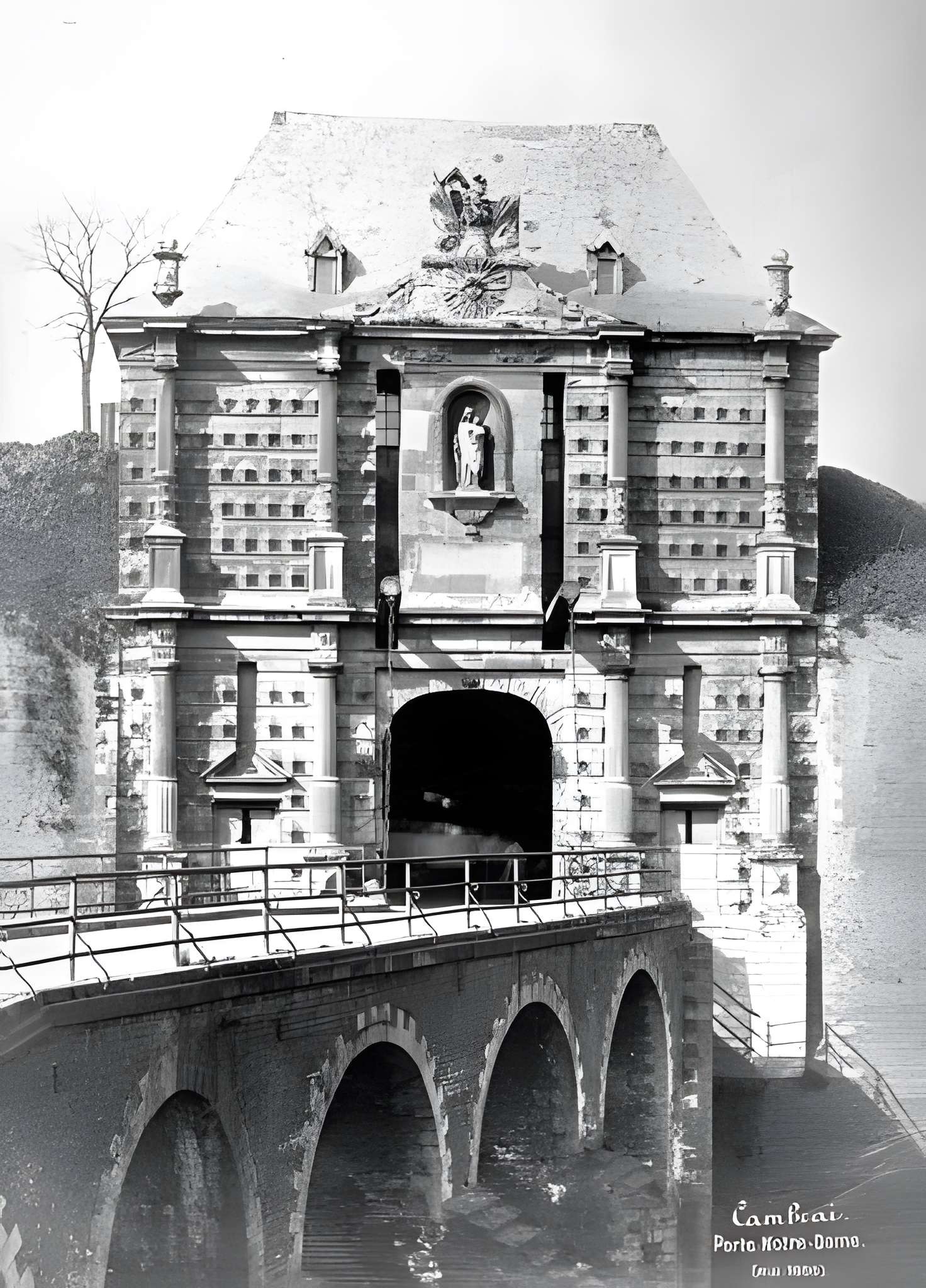 Porte Notre-Dame de Cambrai