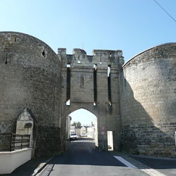 porte nouvelle de montreuil bellay