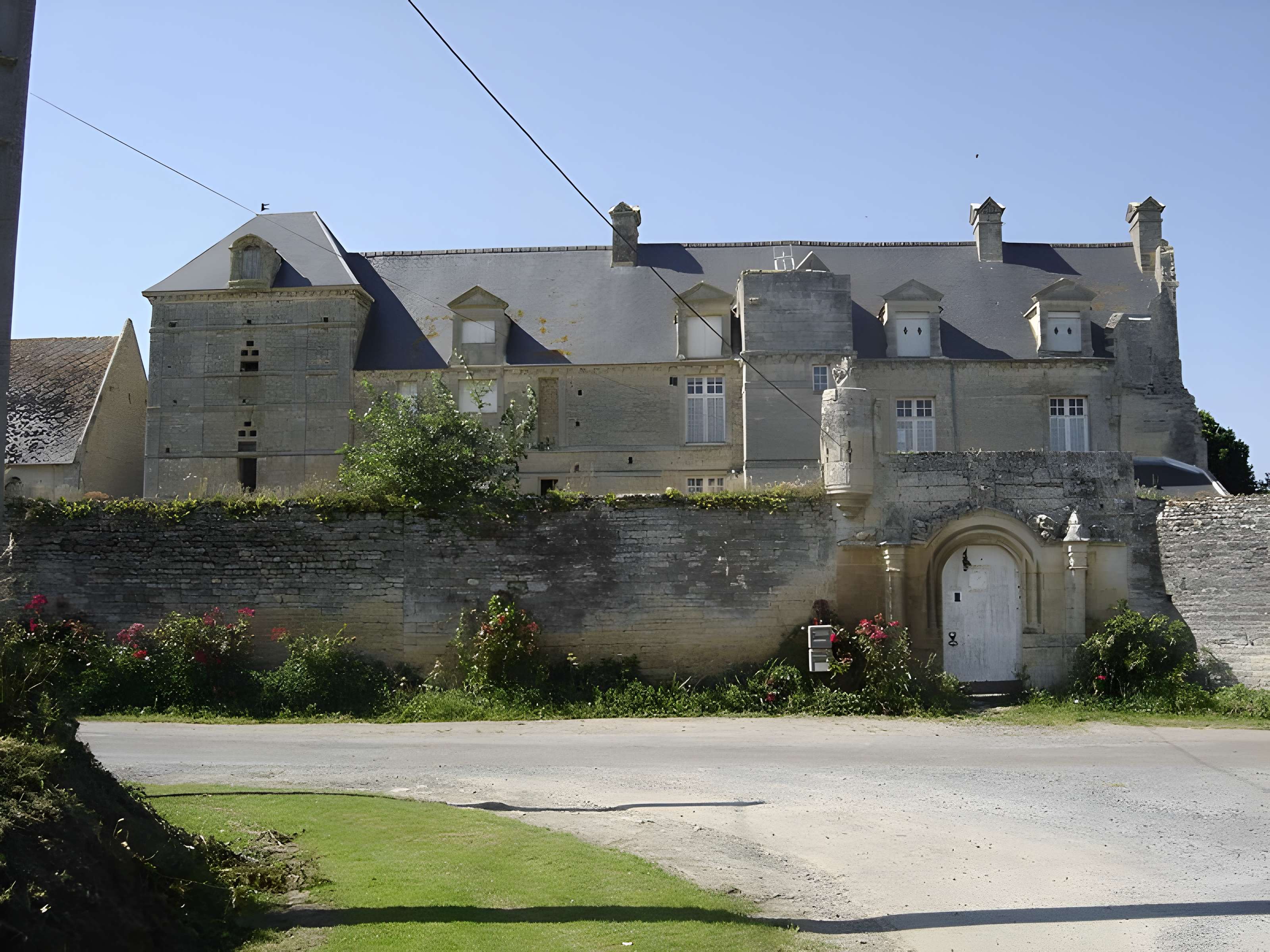 Château de Vienne-en-Bessin 