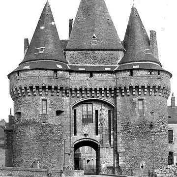 Porte Saint-Julien de La Ferté-Bernard