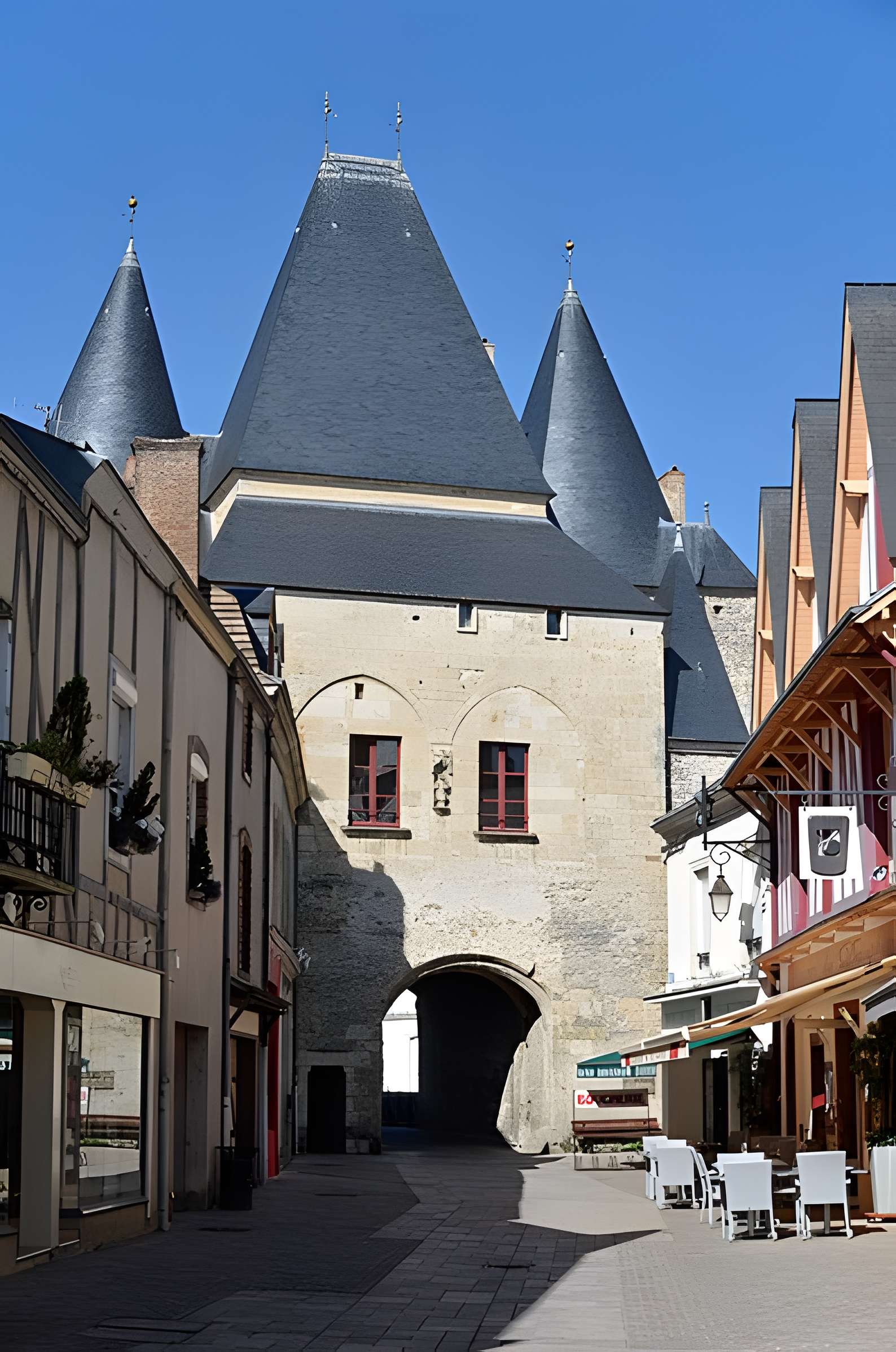 Porte Saint-Julien de La Ferté-Bernard