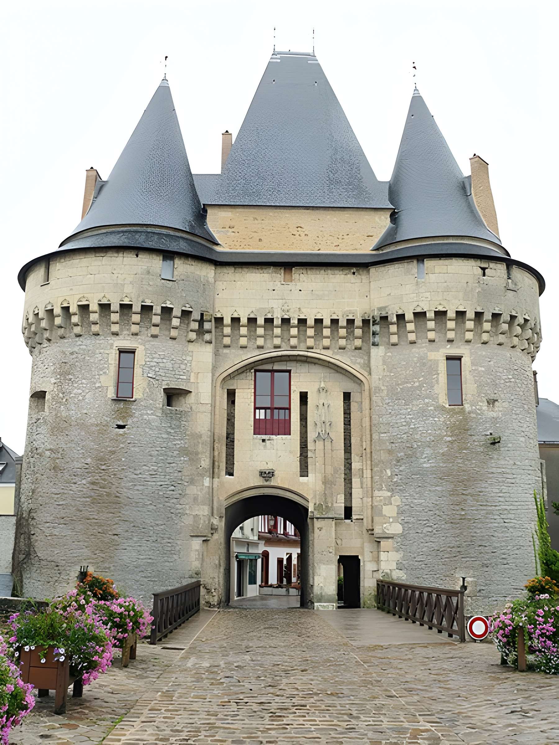 Porte Saint-Julien de La Ferté-Bernard