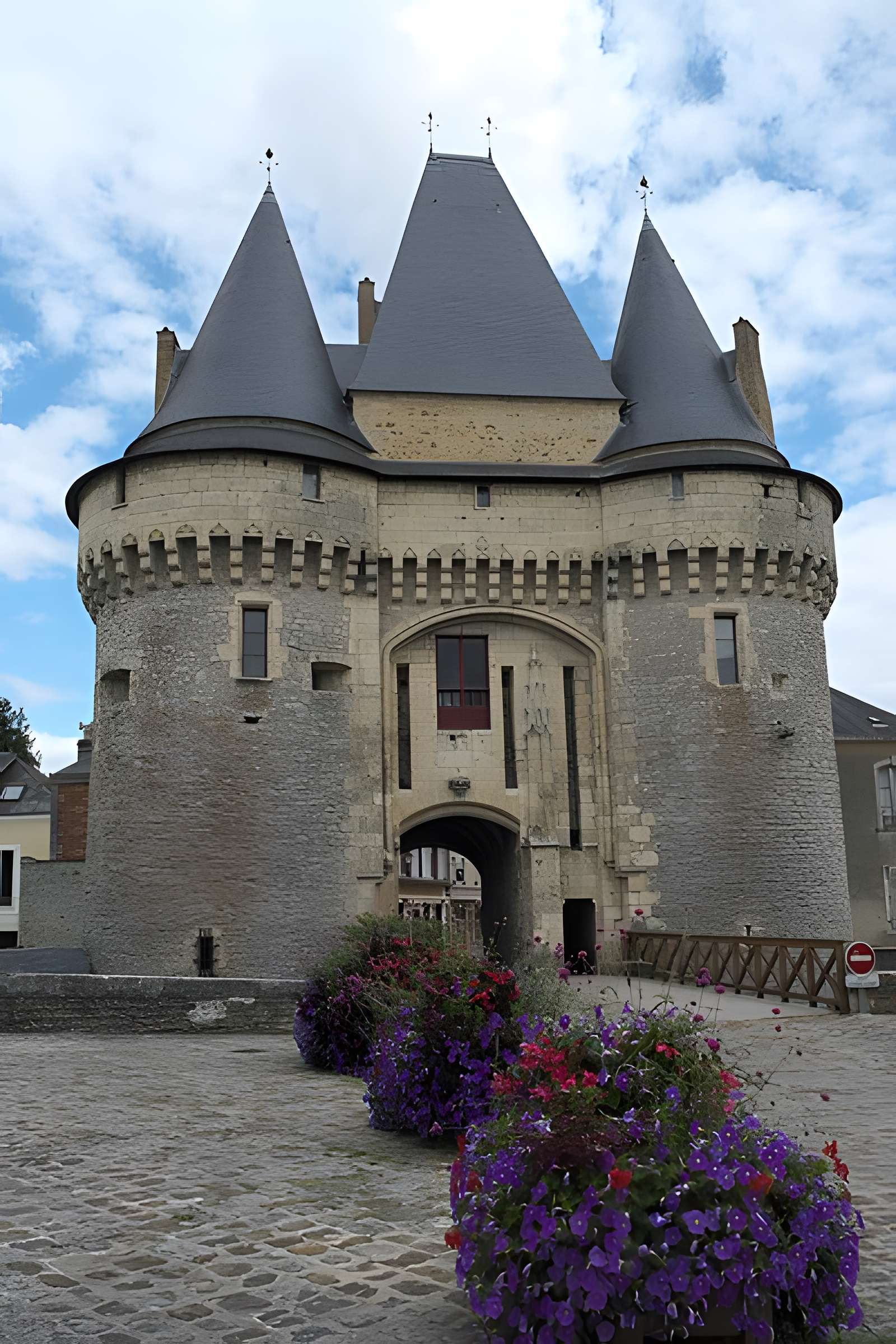 Porte Saint-Julien de La Ferté-Bernard