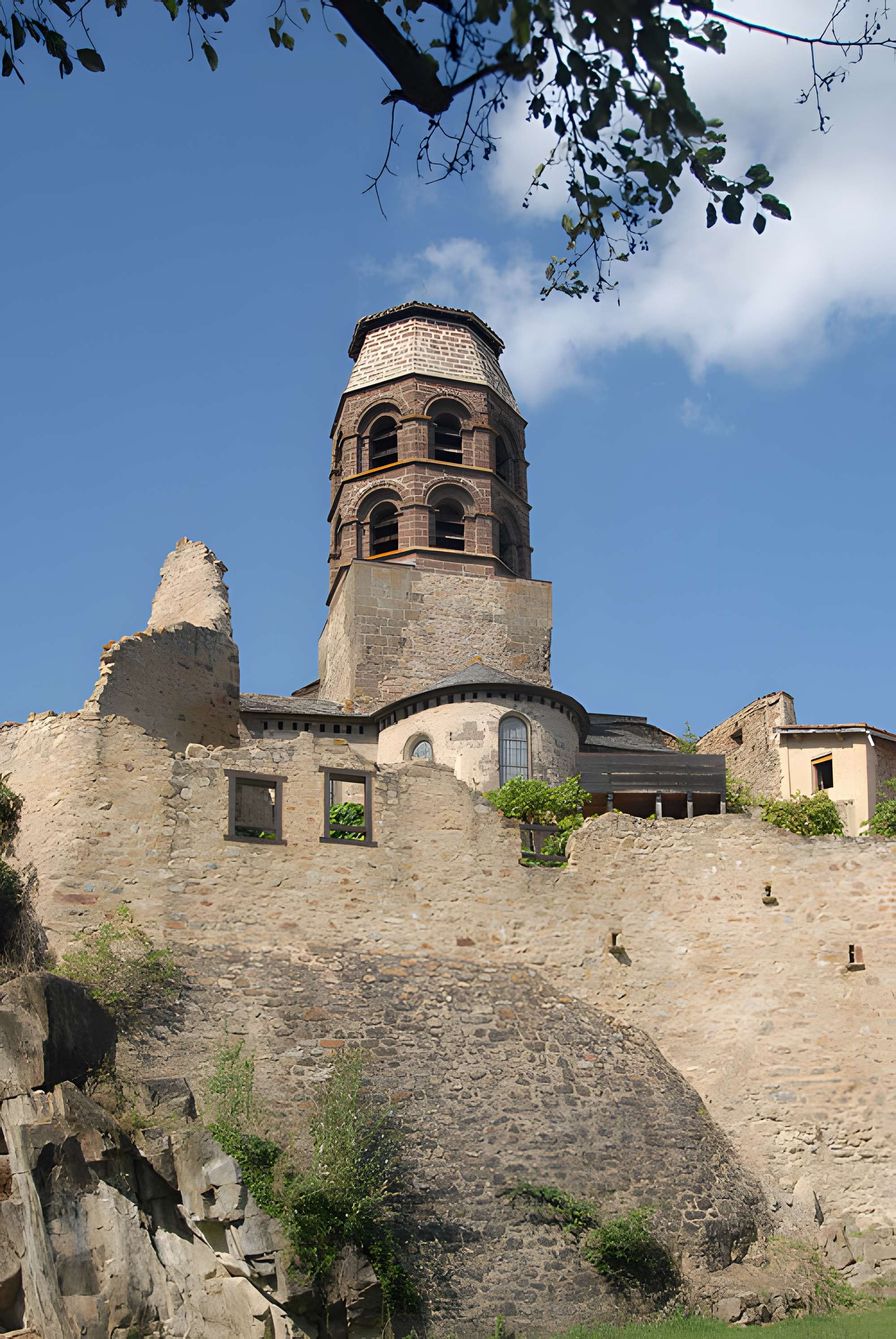 Abbaye Saint-André de Lavaudieu