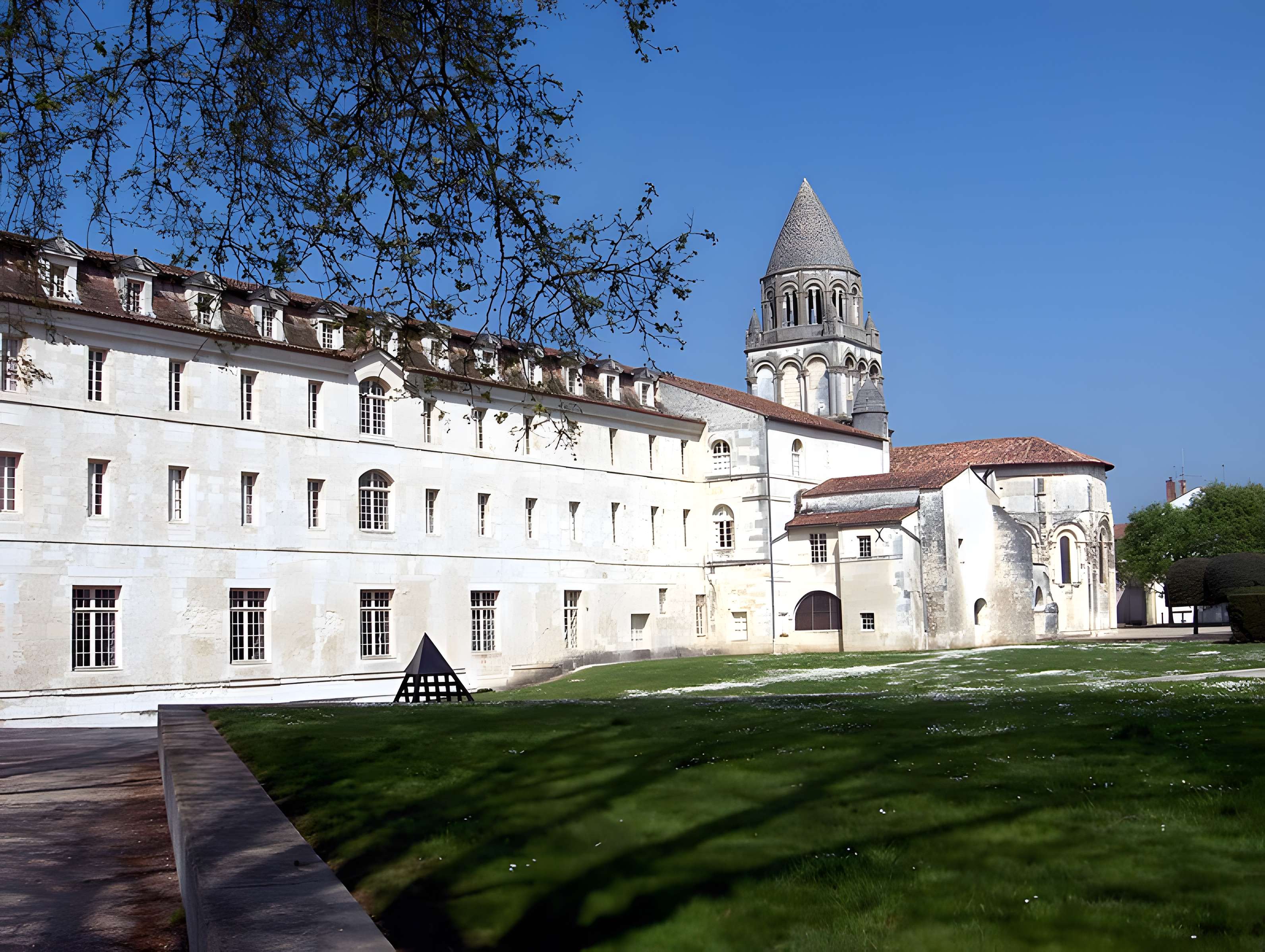 Abbaye aux dames de Saintes