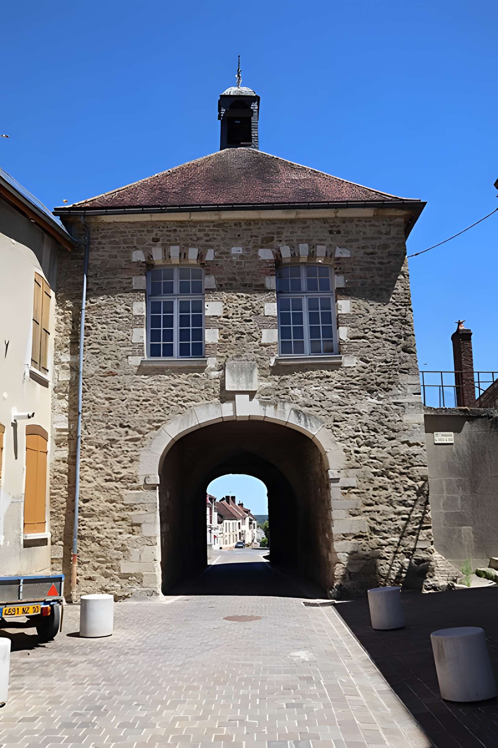 Porte Saint-Nicolas d'Ervy-le-Châtel
