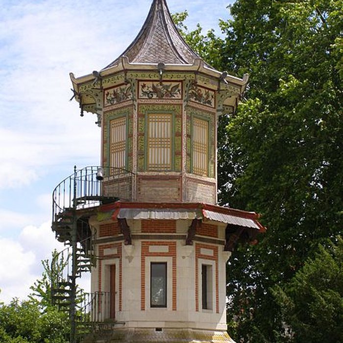 Photo de Château deau-pagode de lHôtel Lionel-Normant