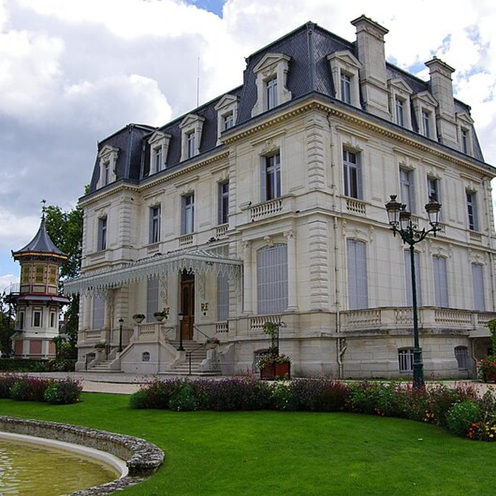 Photo de Château deau-pagode de lHôtel Lionel-Normant