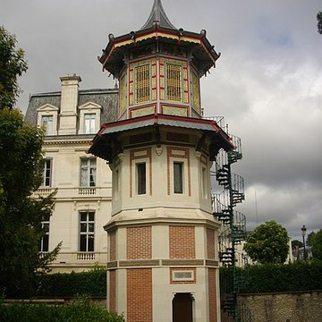 Château deau-pagode de lHôtel Lionel-Normant