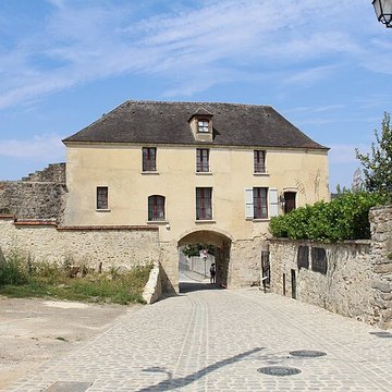 Porte Saint-Pierre de Château-Thierry