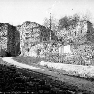 Porte Saint-Pierre de Château-Thierry