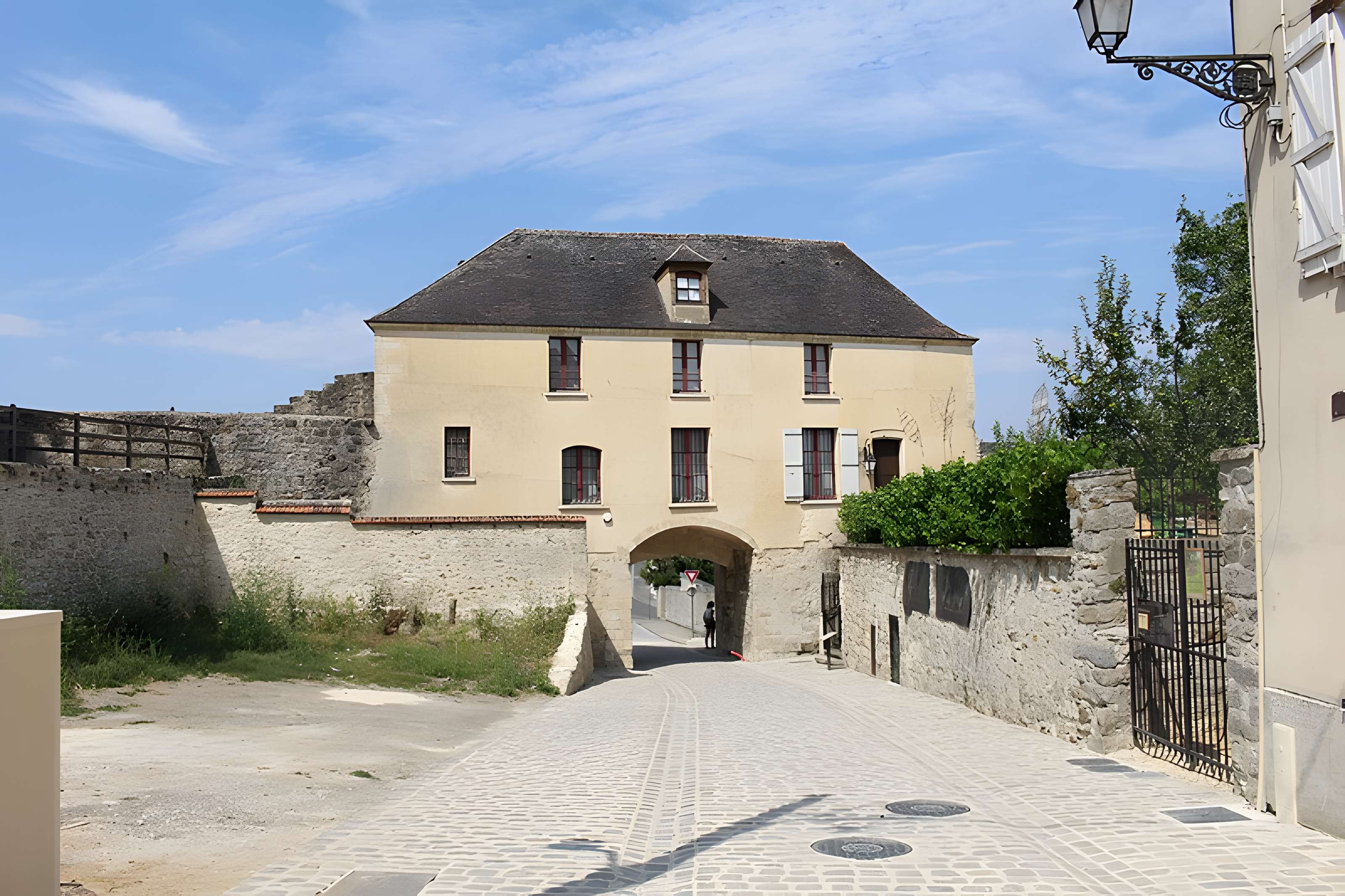 Porte Saint-Pierre de Château-Thierry