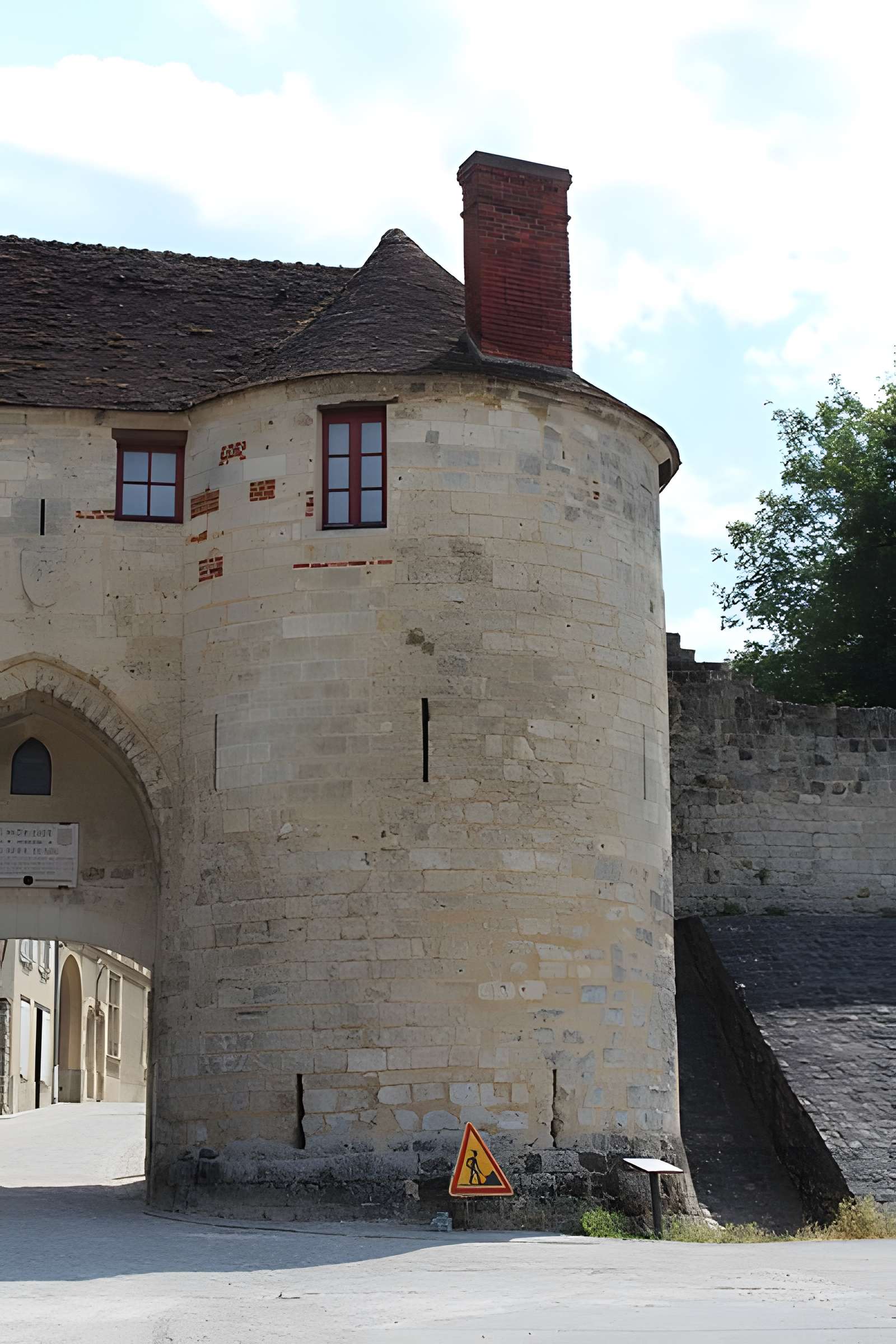 Porte Saint-Pierre de Château-Thierry