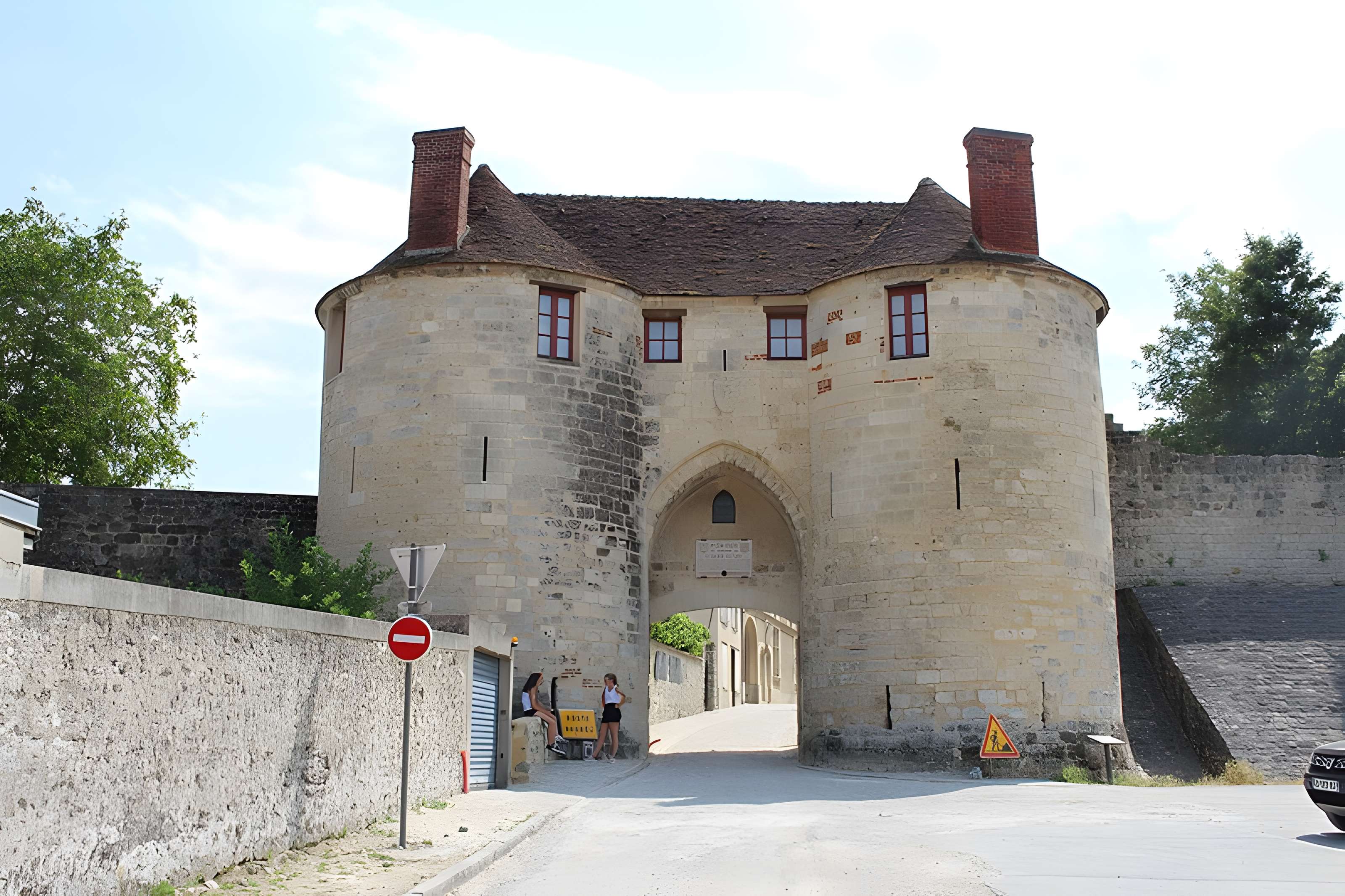 Porte Saint-Pierre de Château-Thierry