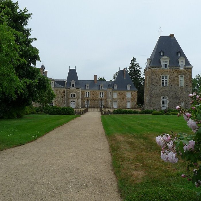 Photo de Château des Arcis également sur commune de Le Buret