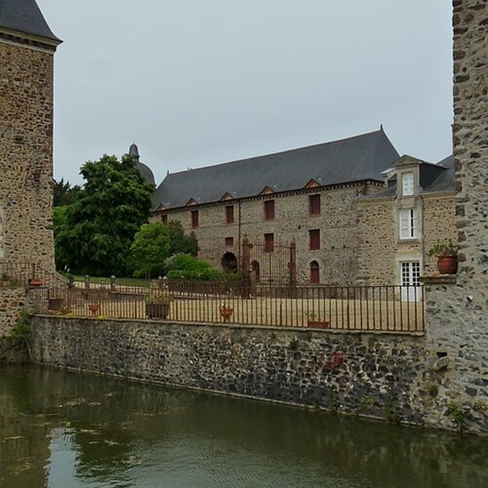 Photo de Château des Arcis également sur commune de Le Buret
