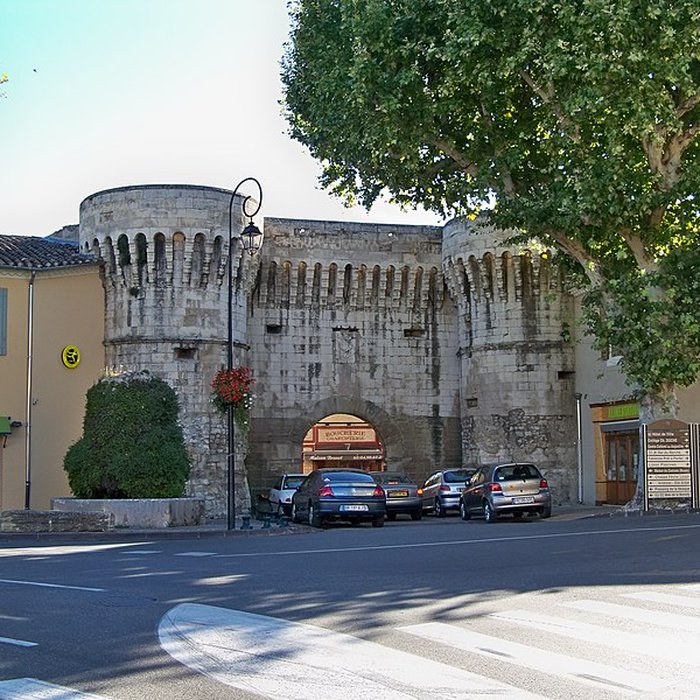 Photo de Porte Villeneuve de Pernes-les-Fontaines