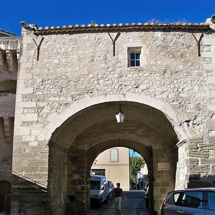 Photo de Porte Villeneuve de Pernes-les-Fontaines