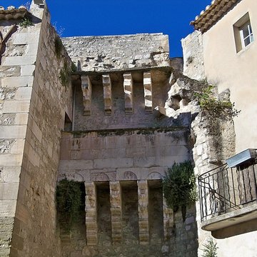 Porte Villeneuve de Pernes-les-Fontaines