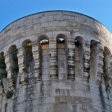 Porte Villeneuve de Pernes-les-Fontaines