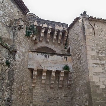 Porte Villeneuve de Pernes-les-Fontaines
