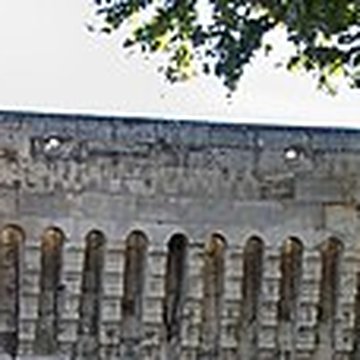 Porte Villeneuve de Pernes-les-Fontaines