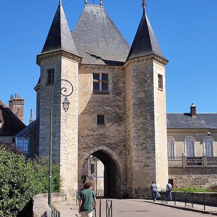 Photo de Portes de Sens et de Joigny de Villeneuve-sur-Yonne
