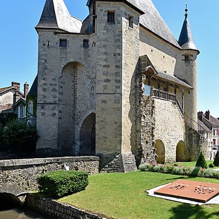 Photo de Portes de Sens et de Joigny de Villeneuve-sur-Yonne