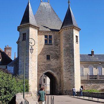 Portes de Sens et de Joigny de Villeneuve-sur-Yonne