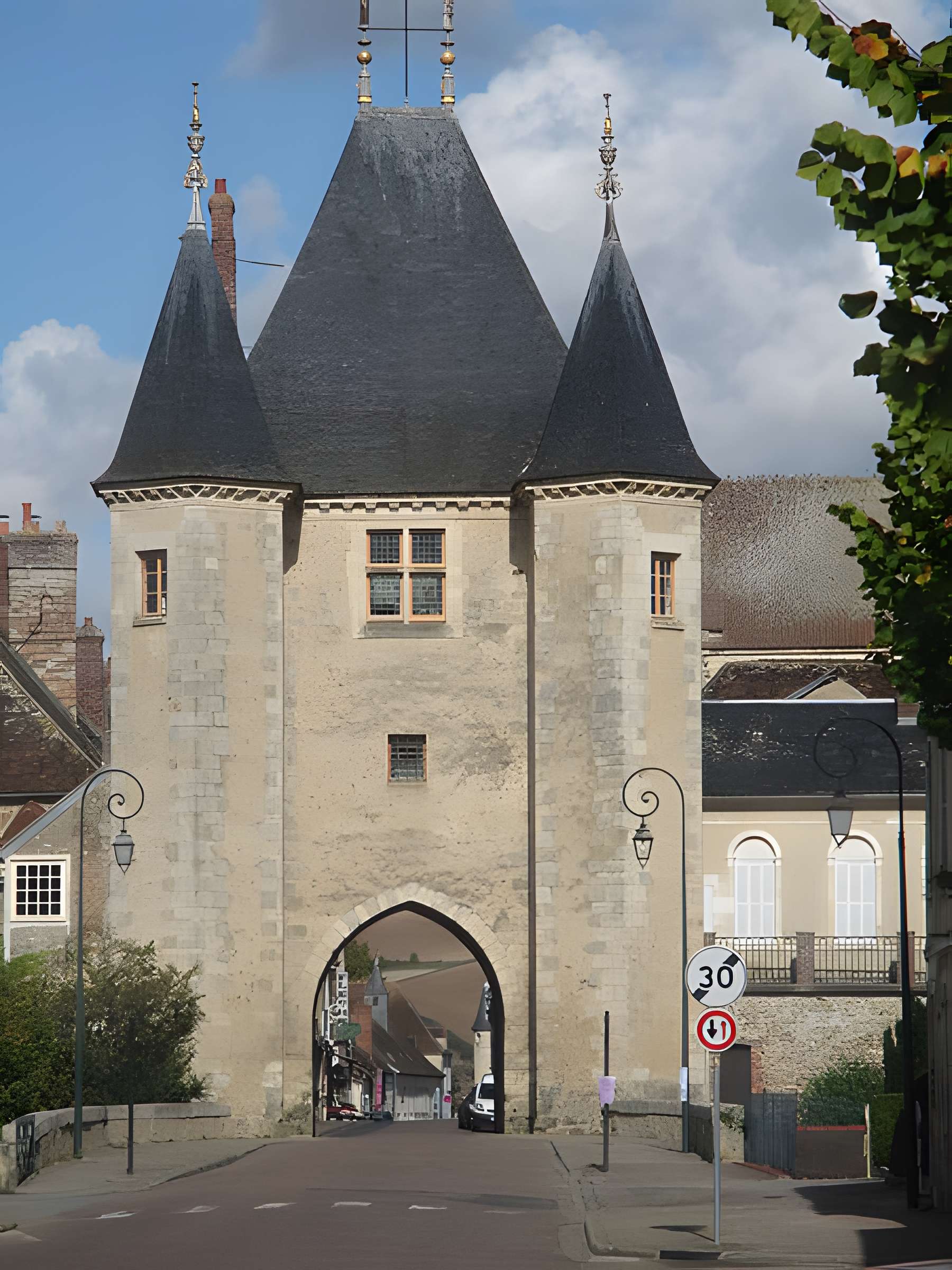 Portes de Sens et de Joigny de Villeneuve-sur-Yonne