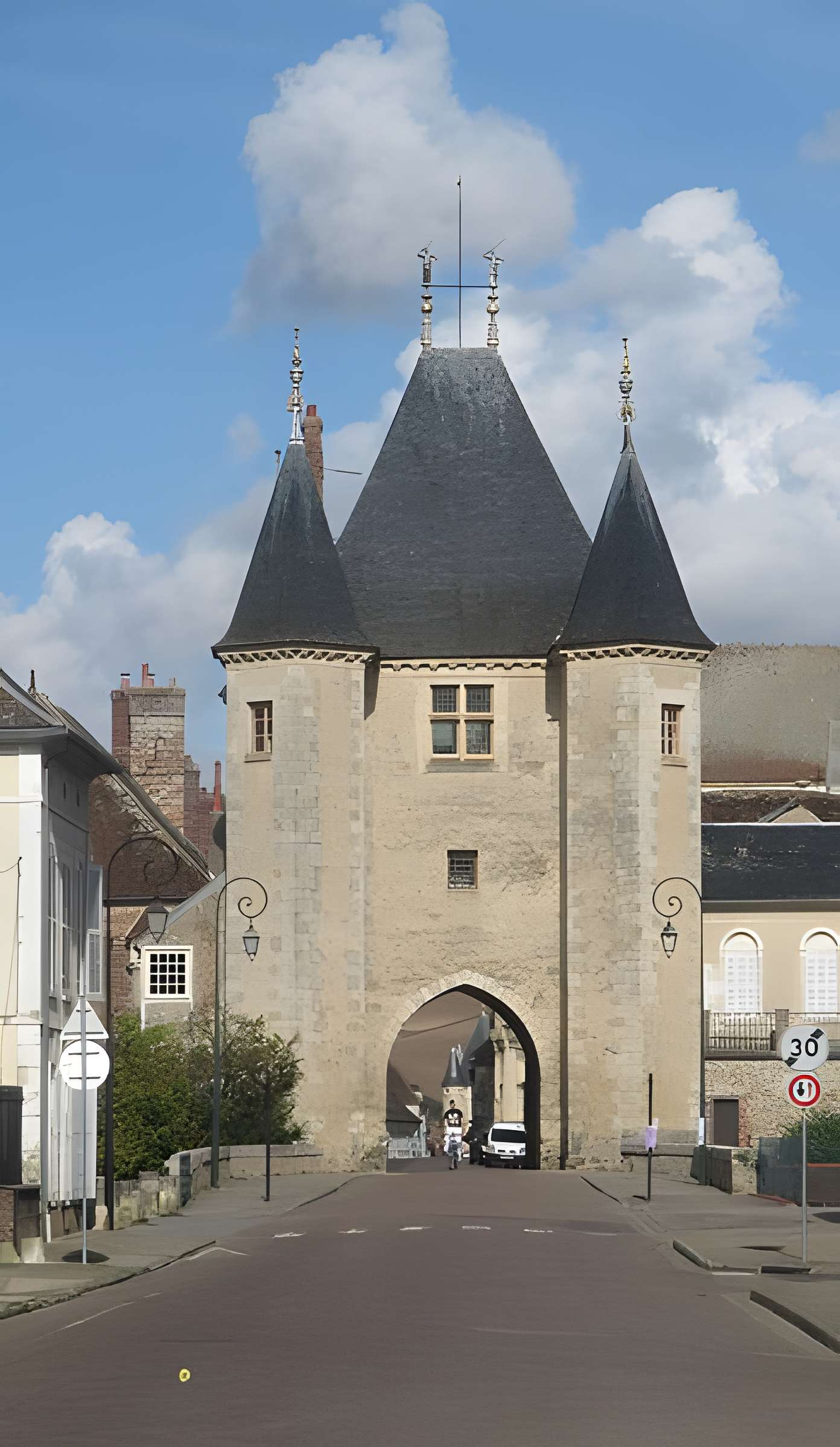 Portes de Sens et de Joigny de Villeneuve-sur-Yonne