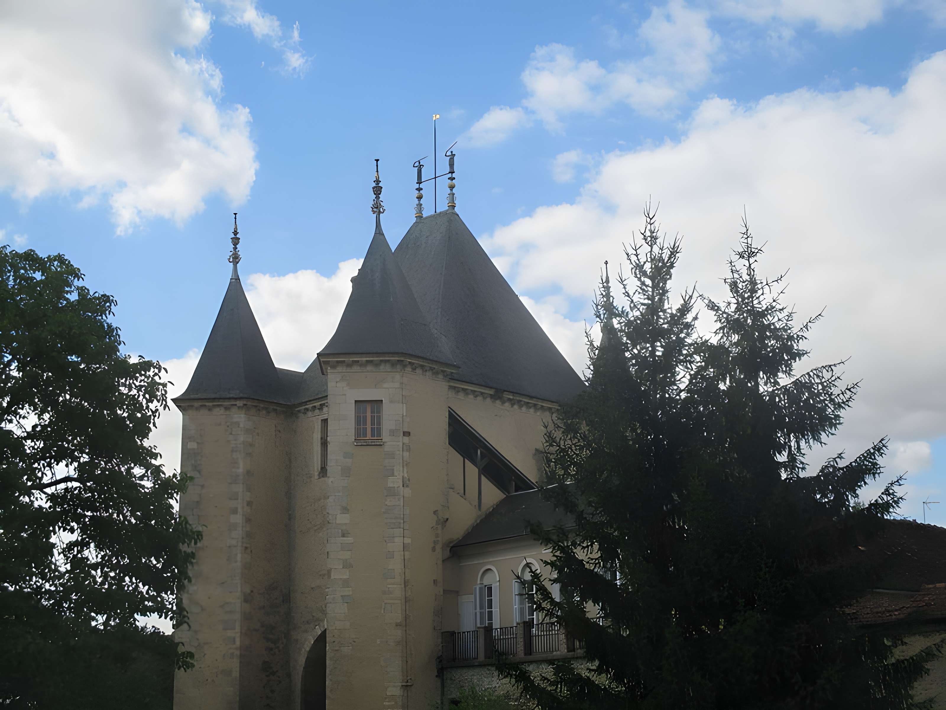 Portes de Sens et de Joigny de Villeneuve-sur-Yonne