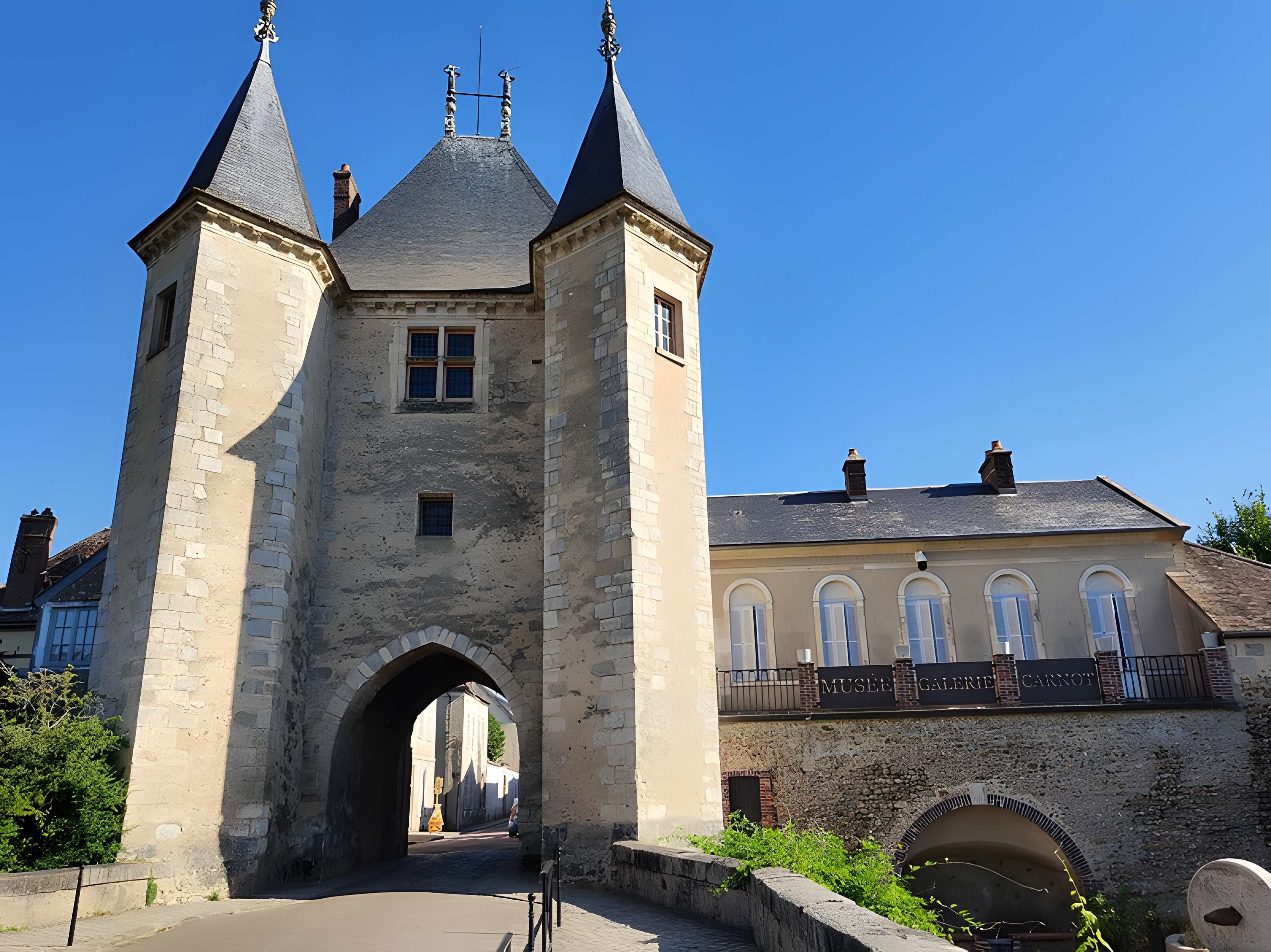 Portes de Sens et de Joigny de Villeneuve-sur-Yonne