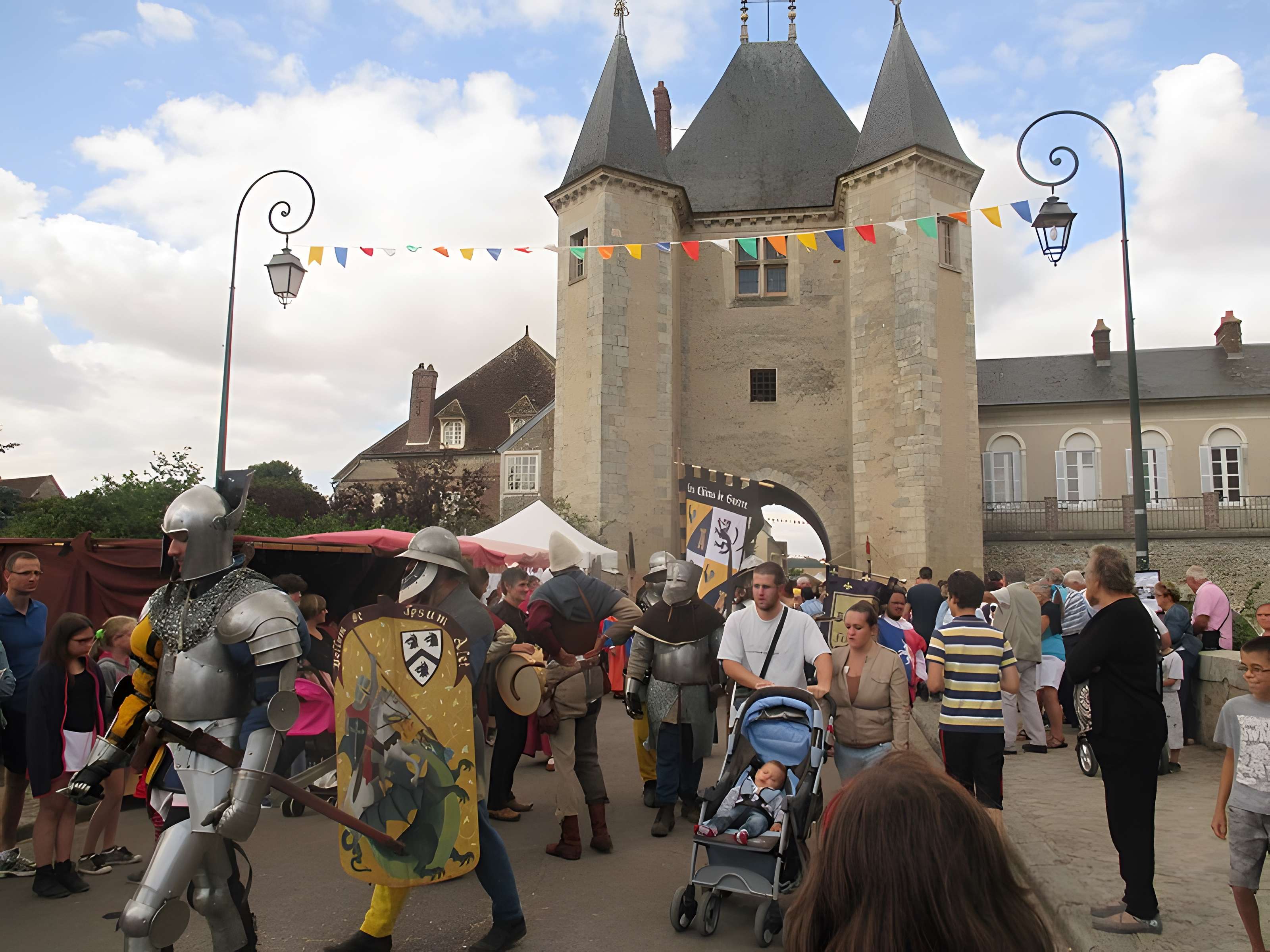 Portes de Sens et de Joigny de Villeneuve-sur-Yonne
