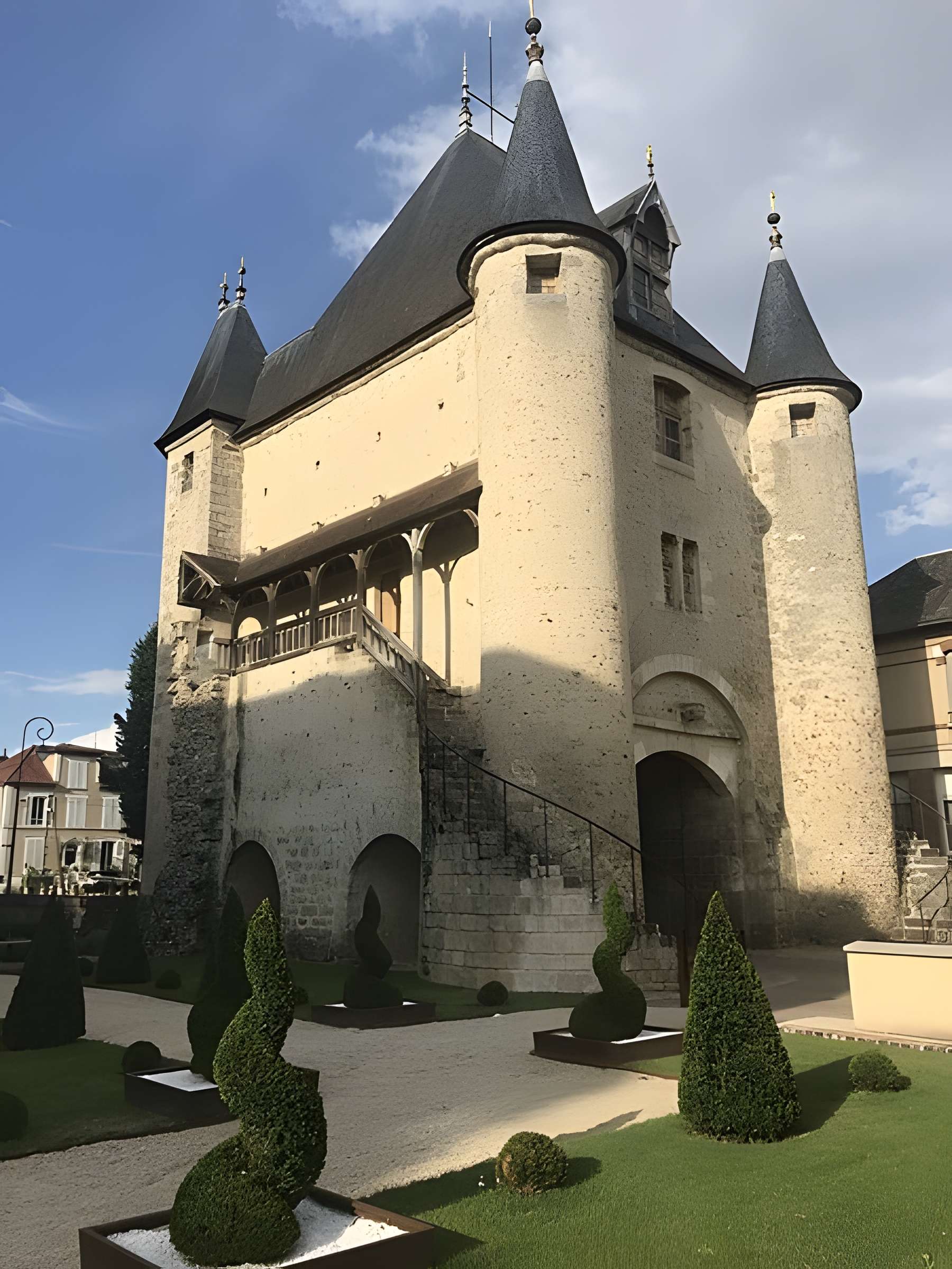 Portes de Sens et de Joigny de Villeneuve-sur-Yonne