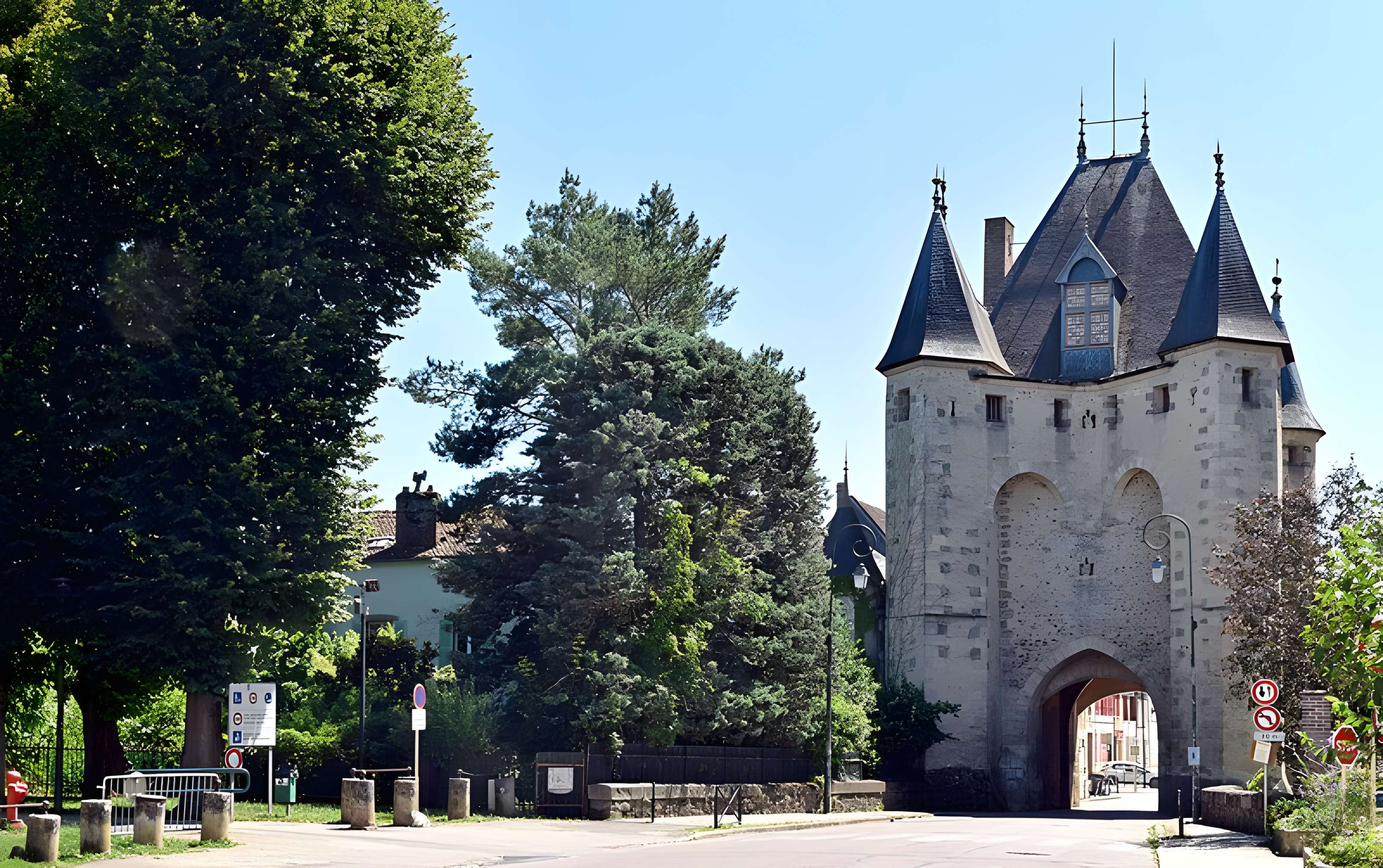 Portes de Sens et de Joigny de Villeneuve-sur-Yonne