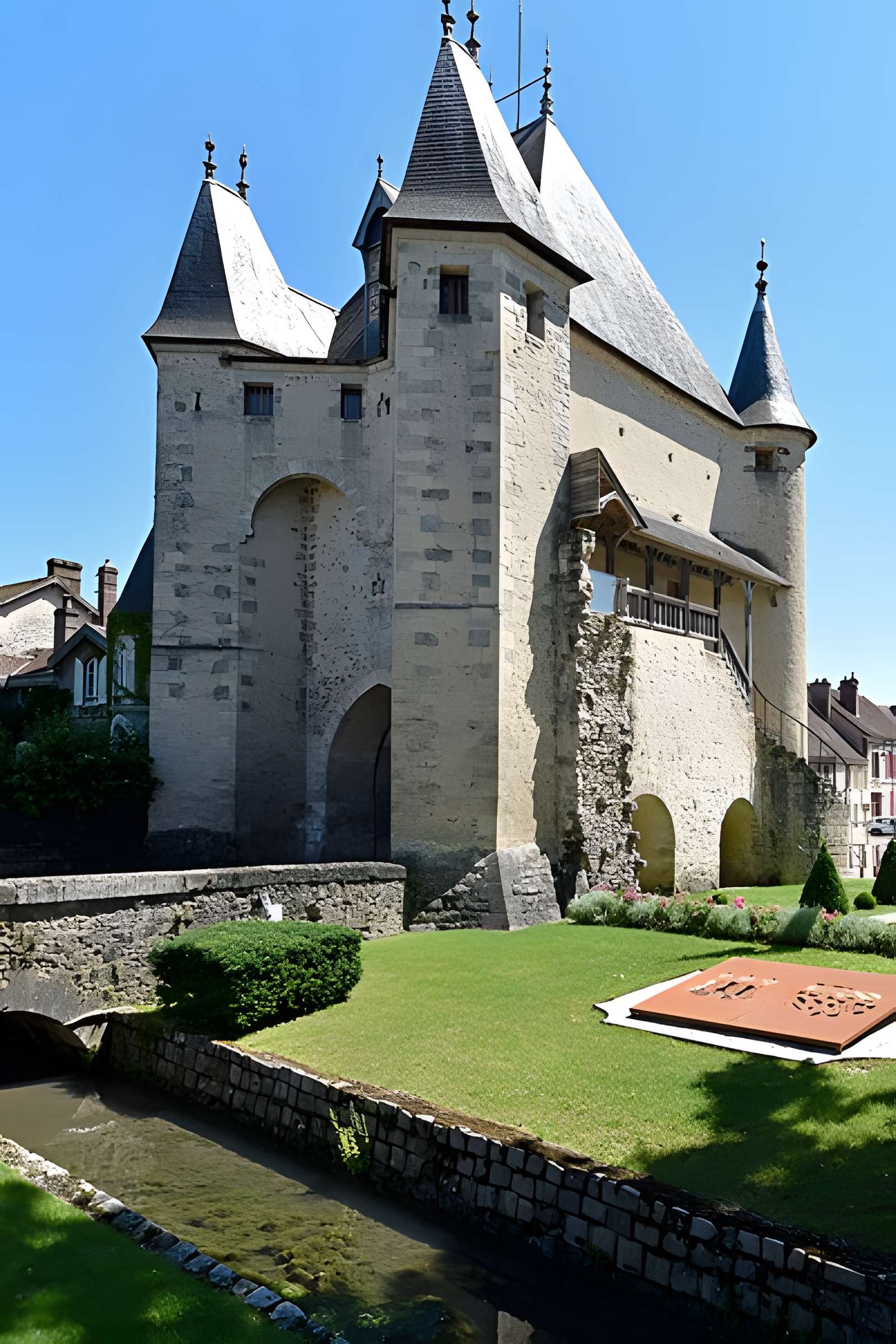 Portes de Sens et de Joigny de Villeneuve-sur-Yonne