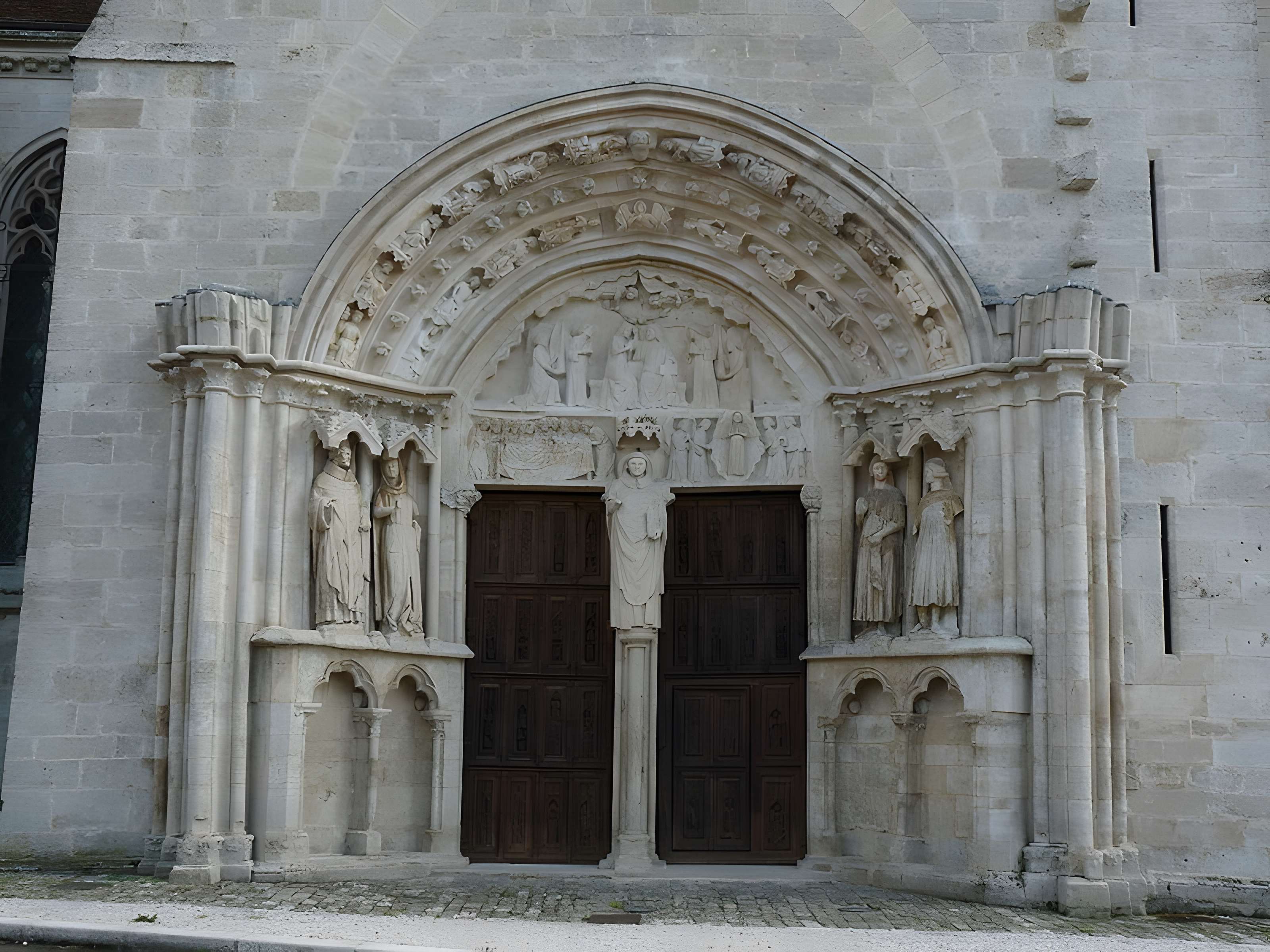 Prieuré de Saint-Thibault